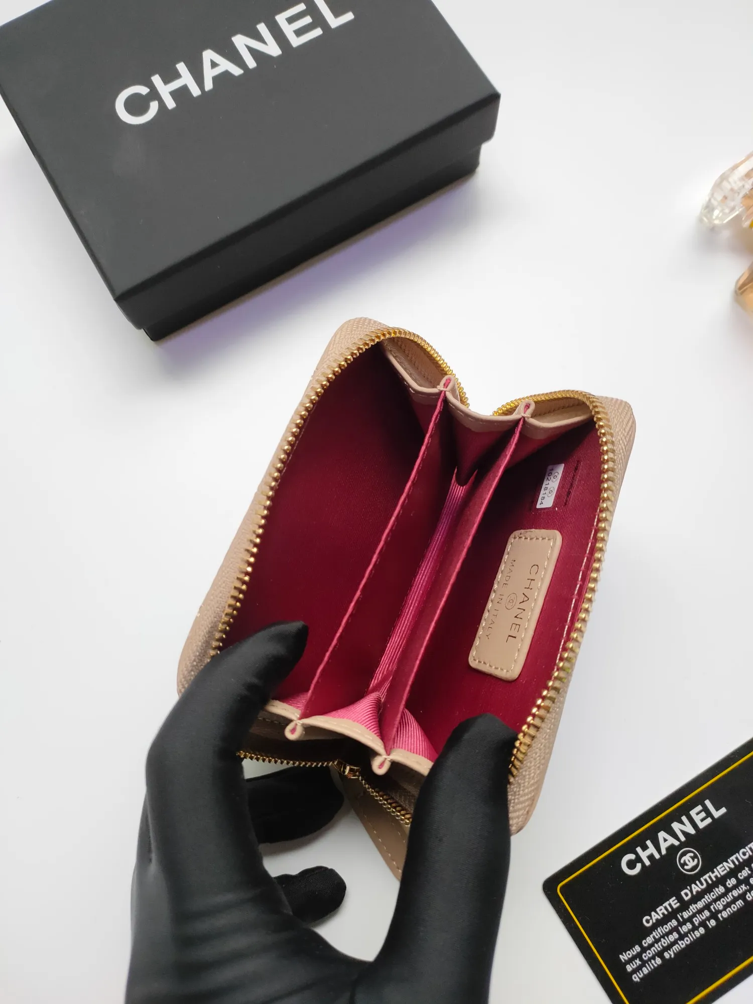 ￥110 Chanel card holder❤Coin purse️❤️Full leather inside and outside. Counter style. Impeccable workmanship details. Adhere to high quality. Style number: AP452 Size: 10x9cm