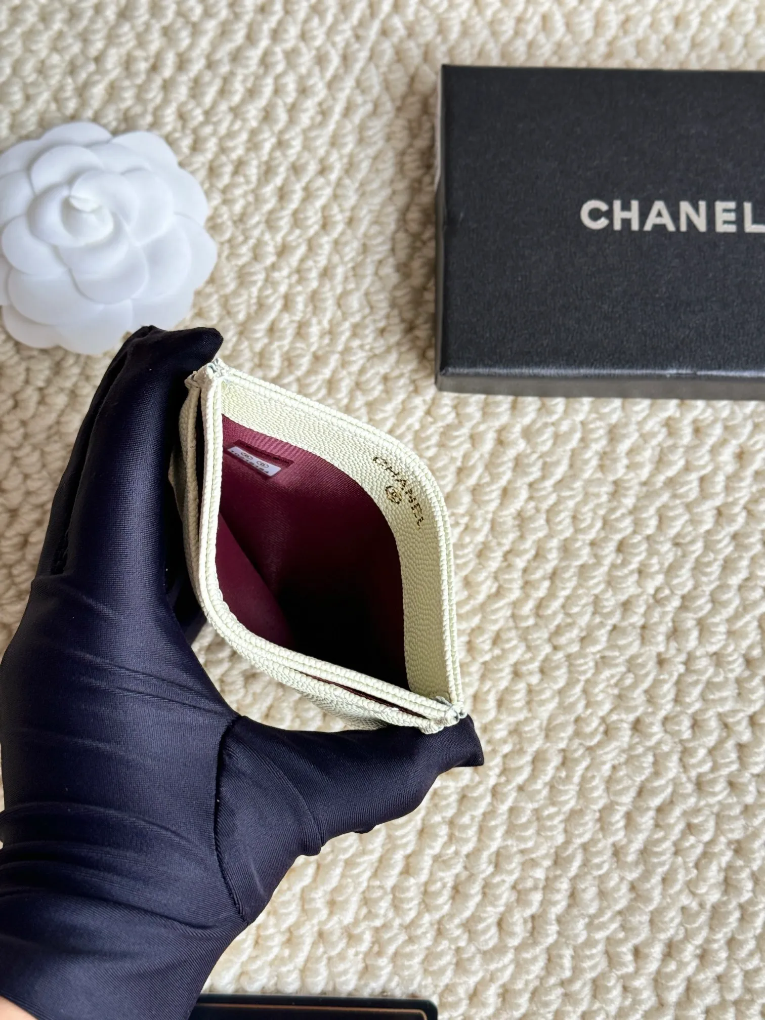 💰100Chanel Chanel counter classic card holder Model number: AP456 Made of cowhide caviar, a classic and timeless mini card holder. Super cute😍 Size: 7.5×11.2×0.5cm Fine workmanship and high-end quality