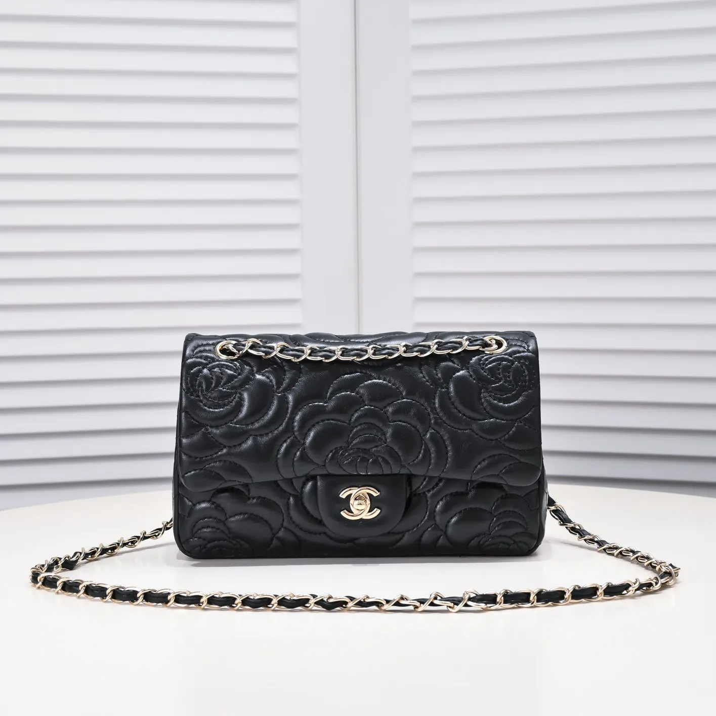 💰400￥Chanel🔥✈New👑Chanel Classic 1112 Camellia is full of femininity, summer style is coming💋CHANEL ‼ Crossbody bag, lambskin with wine and red lining🌸‼ 🙈Fashion new favorite🙈 Size: 25.5*15*7.5