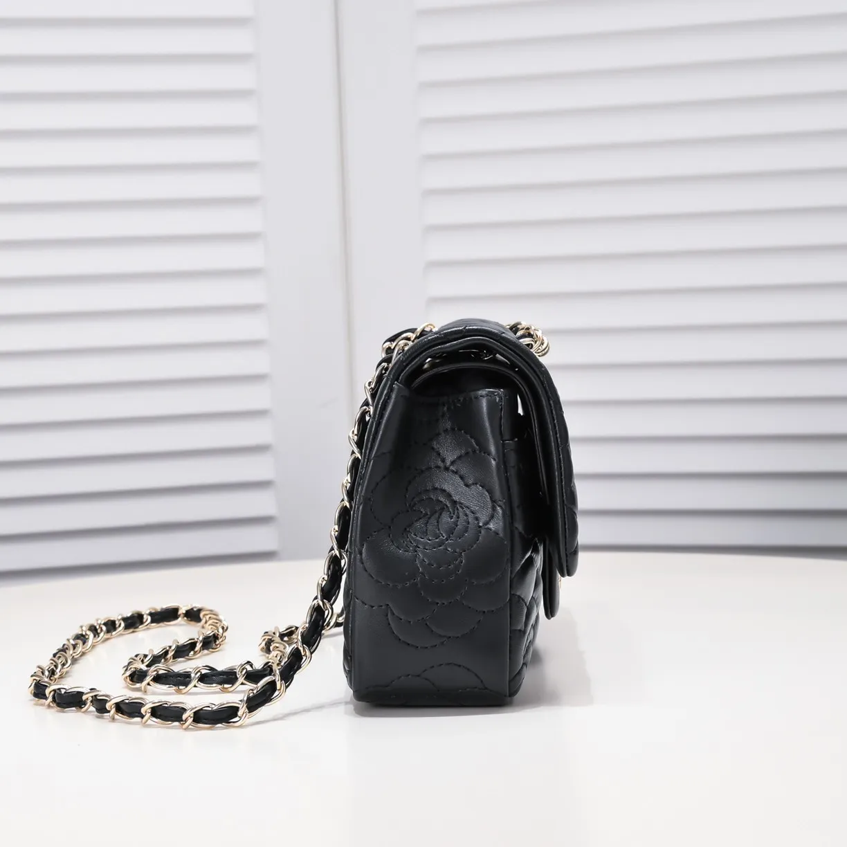 💰400￥Chanel🔥✈New👑Chanel Classic 1112 Camellia is full of femininity, summer style is coming💋CHANEL ‼ Crossbody bag, lambskin with wine and red lining🌸‼ 🙈Fashion new favorite🙈 Size: 25.5*15*7.5