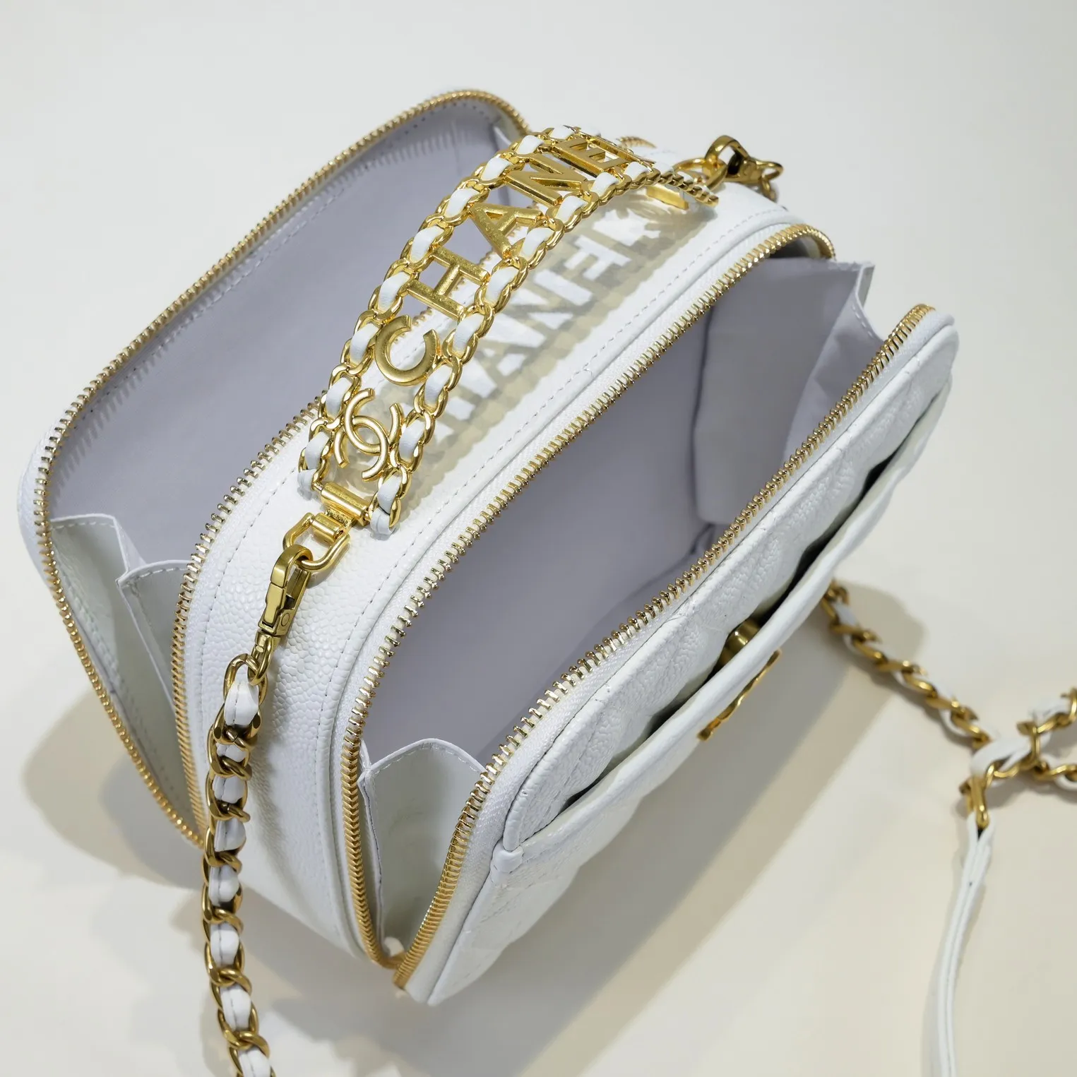 💰420￥Official website Chanel, caviar handle letter bag double c camera chain crossbody bag shipped in large quantities, style number: 9081 size: 20*9*15cm