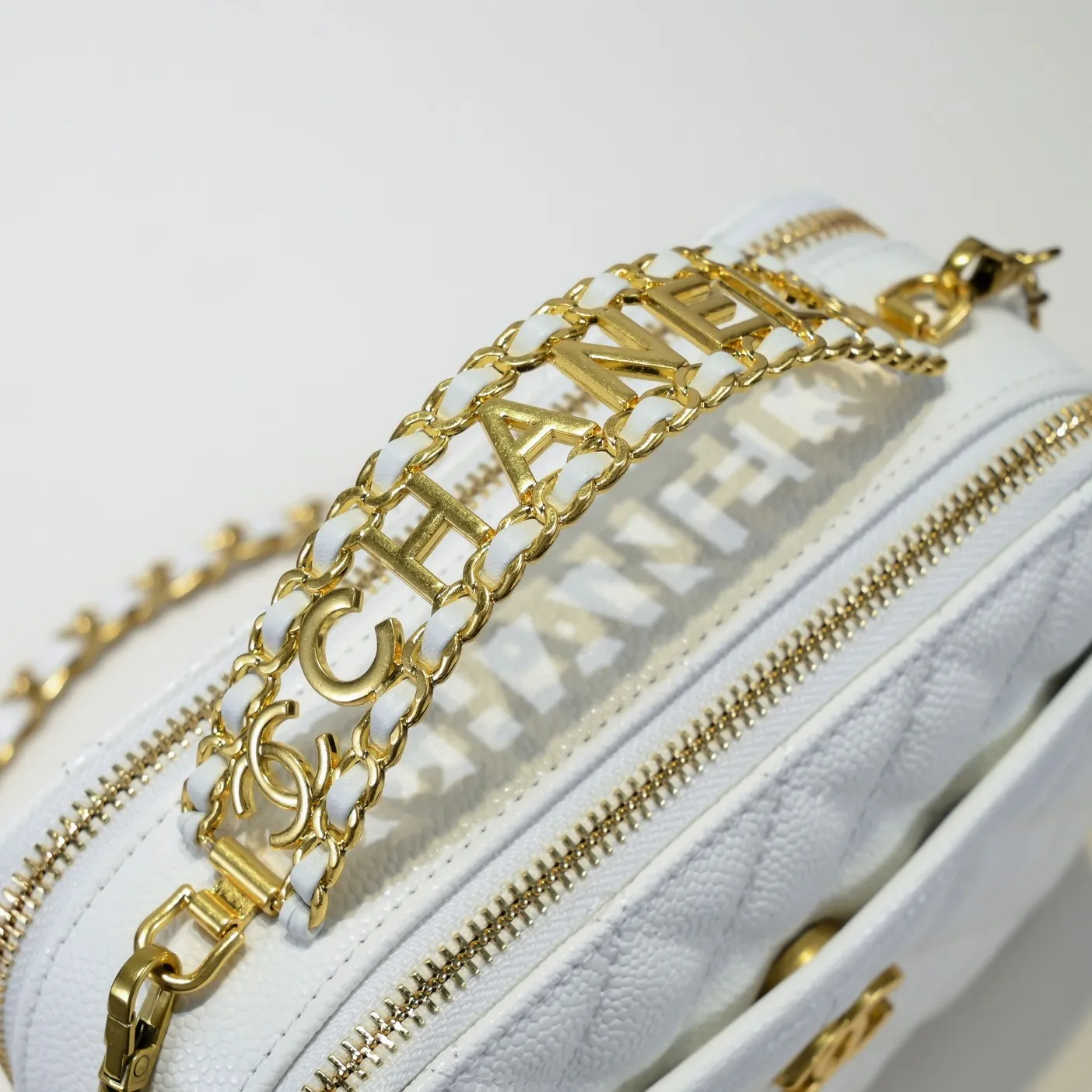 💰420￥Official website Chanel, caviar handle letter bag double c camera chain crossbody bag shipped in large quantities, style number: 9081 size: 20*9*15cm