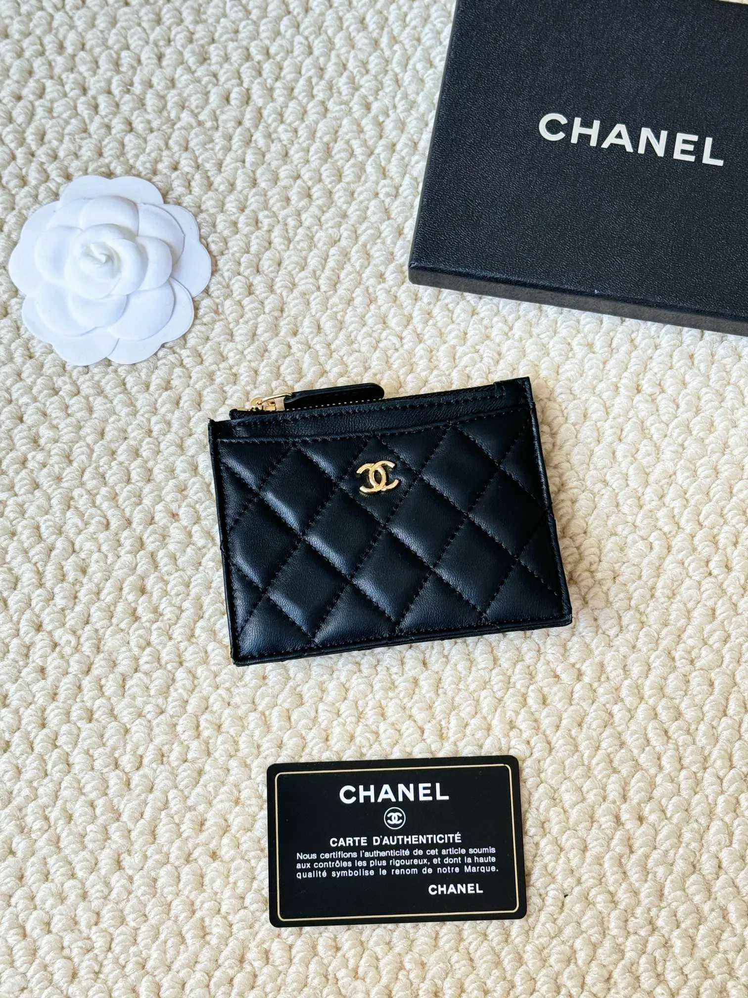 💰120 Chanel single-pull card holder can hold four cards and change, can be held in hand, can be put in the bag, easy to store, small and cute mini card holder, made of cowhide, model number A84105, size: 9x11.5cm​