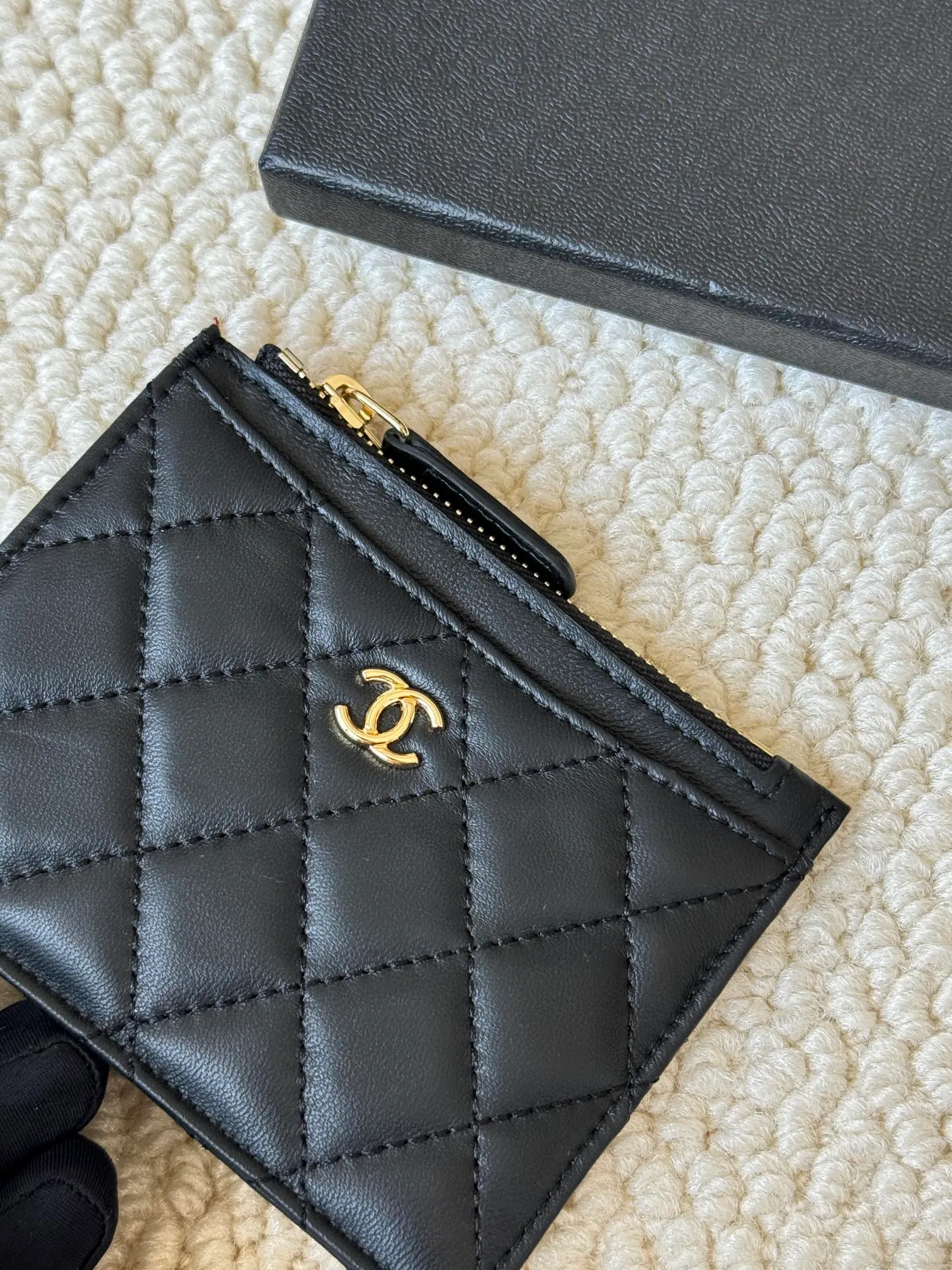 💰120 Chanel single-pull card holder can hold four cards and change, can be held in hand, can be put in the bag, easy to store, small and cute mini card holder, made of cowhide, model number A84105, size: 9x11.5cm​