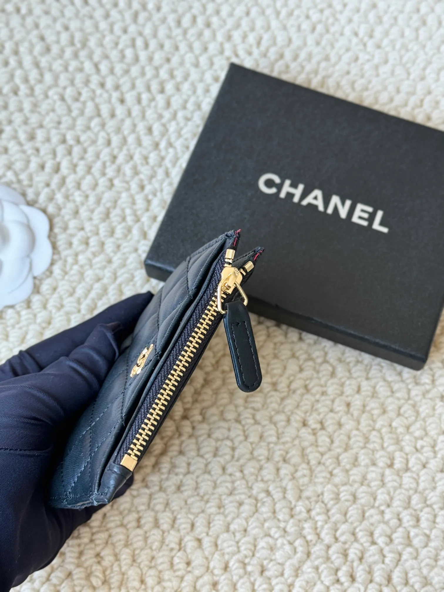 💰120 Chanel single-pull card holder can hold four cards and change, can be held in hand, can be put in the bag, easy to store, small and cute mini card holder, made of cowhide, model number A84105, size: 9x11.5cm​