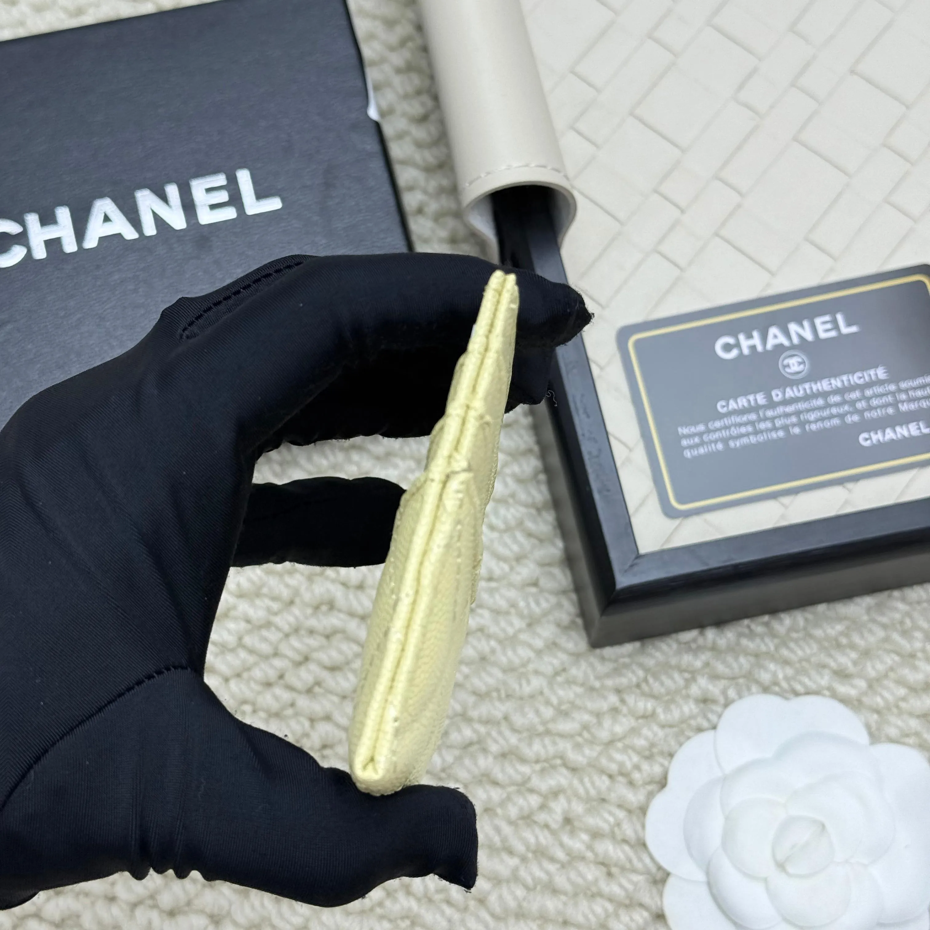 💰110 chanel 2025 new product card holder lambskin, seven card slots, can hold change, imported Italian lambskin + hardware logo, so beautiful, love it. The color is as shown in the picture, easy and fast storage, mini card holder No.: 4472 Size: w11×h10cm