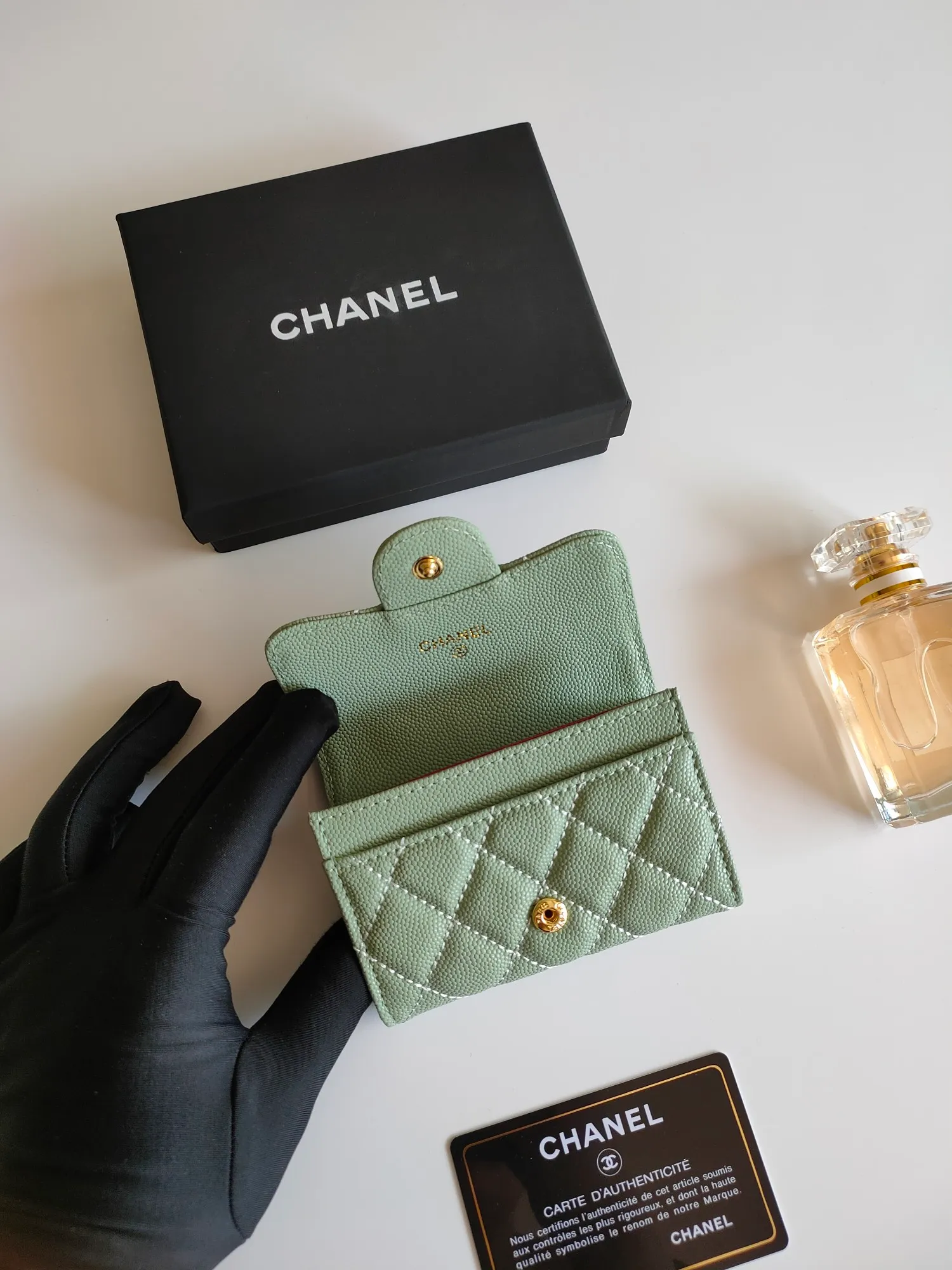 ￥110 CHANEL Chanel classic flap card holder. Imported sheepskin and caviar cowhide, card holder and coin purse integrated, with slip pocket on the back, model number: AP448, size: 7.5 × 11.3 × 2.1 cm