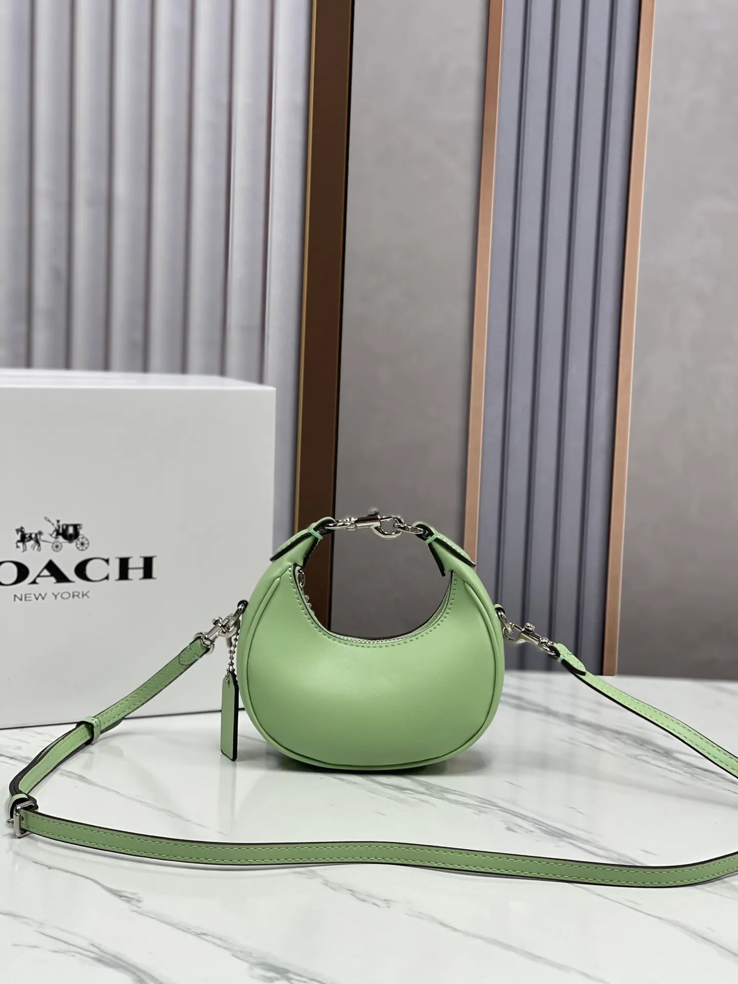 Batch 360💰Coach’s new women’s mini dumpling bag model: CR506 wrist bag, shoulder crossbody retro half-moon bag jonie armpit bag, size: 15*7*6