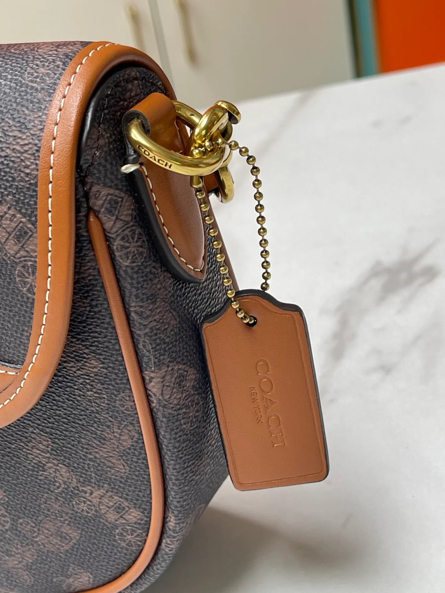 Batch 440💰 Coach’s new counter synchronization model CR512 HARLER shoulder crossbody bag saddle bag, minimalist and casual, casual and versatile item ~ 22x17.5x6cm