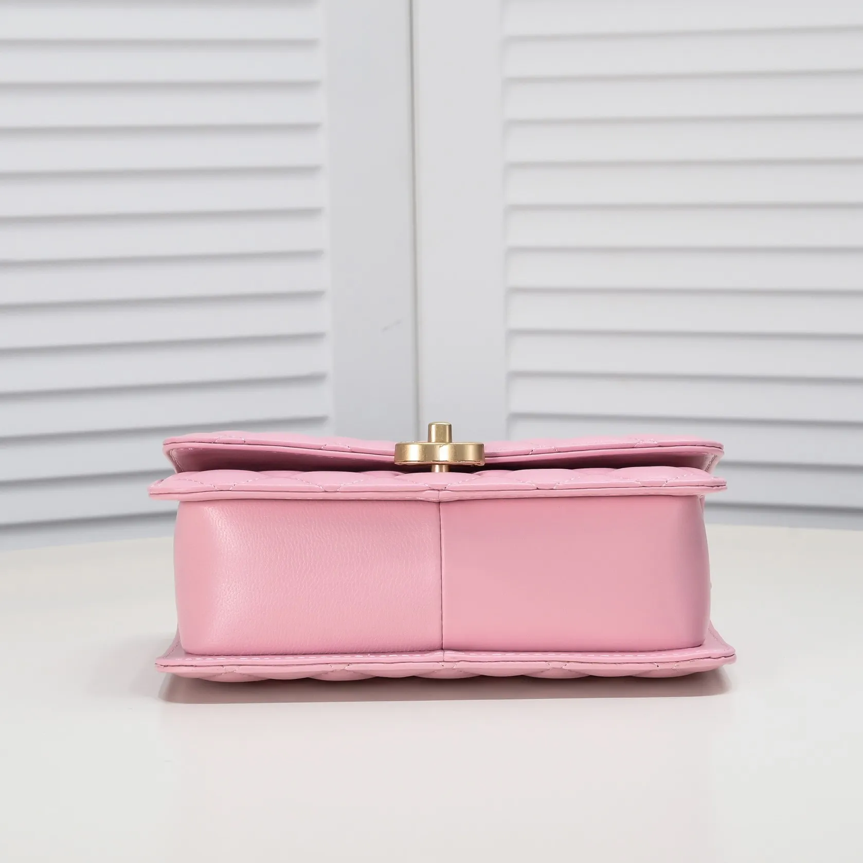 💰420￥Chanel should be like this⁠⁡‍⁡like⁠‍⁡⁢laid⁠⁠⁠lazy⁡casual⁠‍refined and harder, The skin⁢⁡⁢⁢quality‍⁢is also⁢brighter⁢‍‍⁠a little bit brighter on the side⁡⁡, and the side⁠⁢⁢⁢⁢more⁡⁢feels more like Leboy’s⁢⁢⁡feeling~ It is square, because the ⁢⁢⁡⁠⁡⁡ is stiffer than the ⁢⁢⁢⁢⁢harder⁡⁠⁡, so it is thicker and thicker than the seasonal model. ⁡‍The actual volume⁡quantity⁠is⁠about⁠⁢much⁡~the texture⁢‍‍‍⁢⁢⁡⁡is more⁠⁠‍like⁠⁠⁡enjoy⁠⁡the seasonal soft⁢⁠sheepskin🌟chain‍ Size: 23×14×8cm Style number: 9108