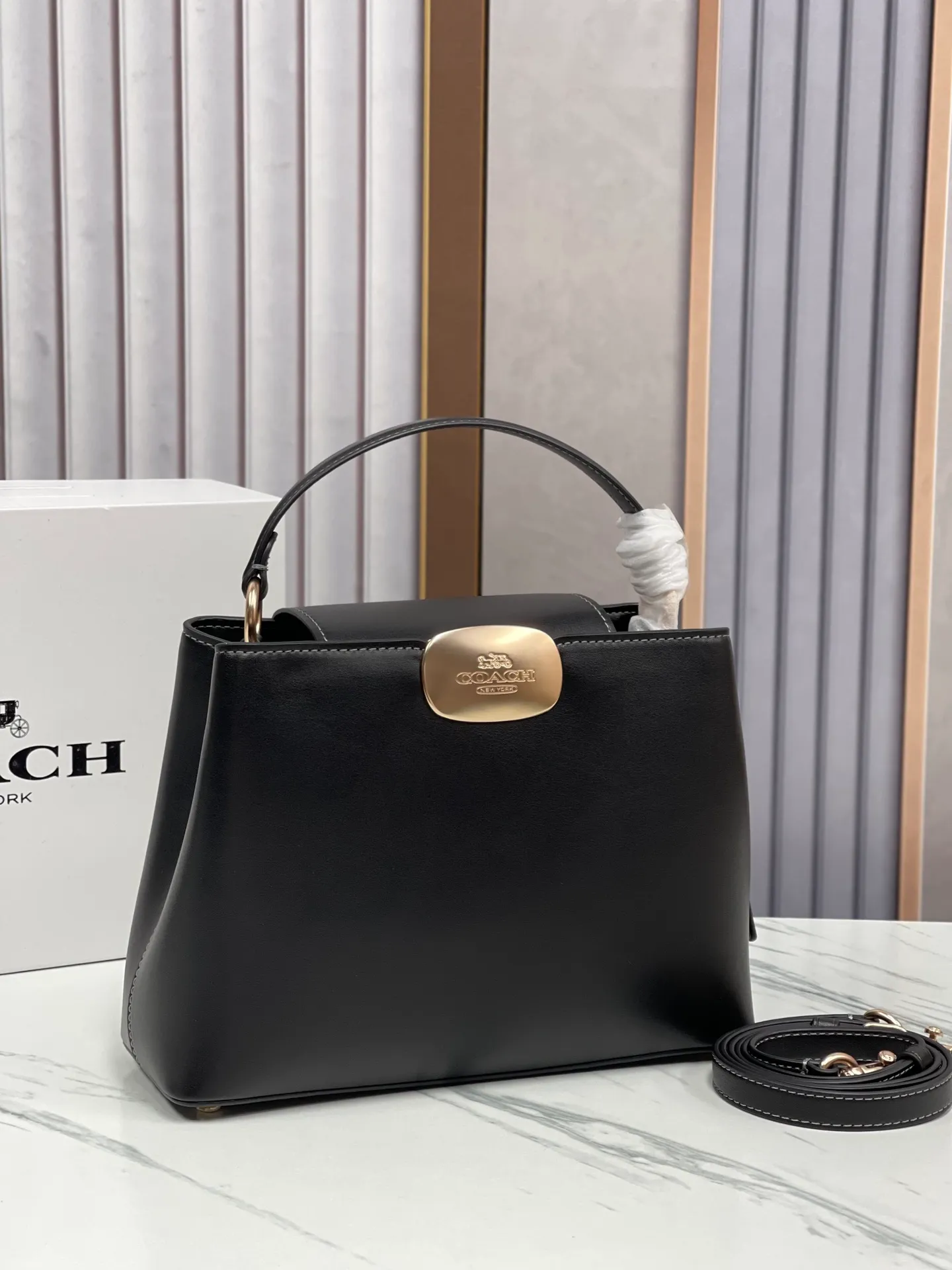Top original order batch 480¥🌻Coach/Coach new new product Coach Eliza model CW015 Carryall This is too exquisite, it is a perfect heroine bag type. The texture is exquisite and domineering, classic and timeless. Size 26/18/11.