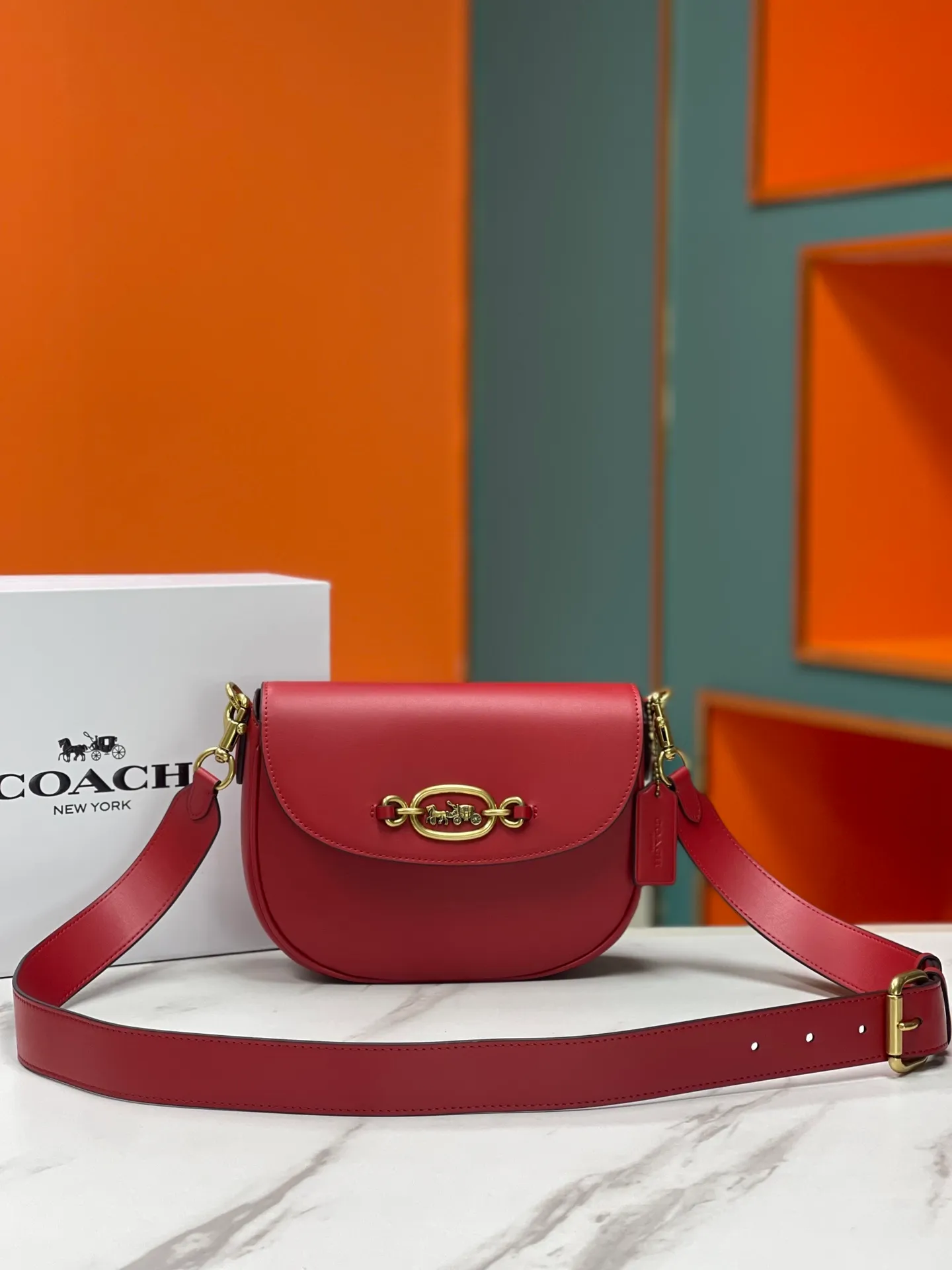 Top original order, batch 440💰 Coach's new counter synchronization model CM705 HARLER shoulder crossbody bag saddle bag, minimalist and casual, casual and versatile item ~ 22x17.5x6cm