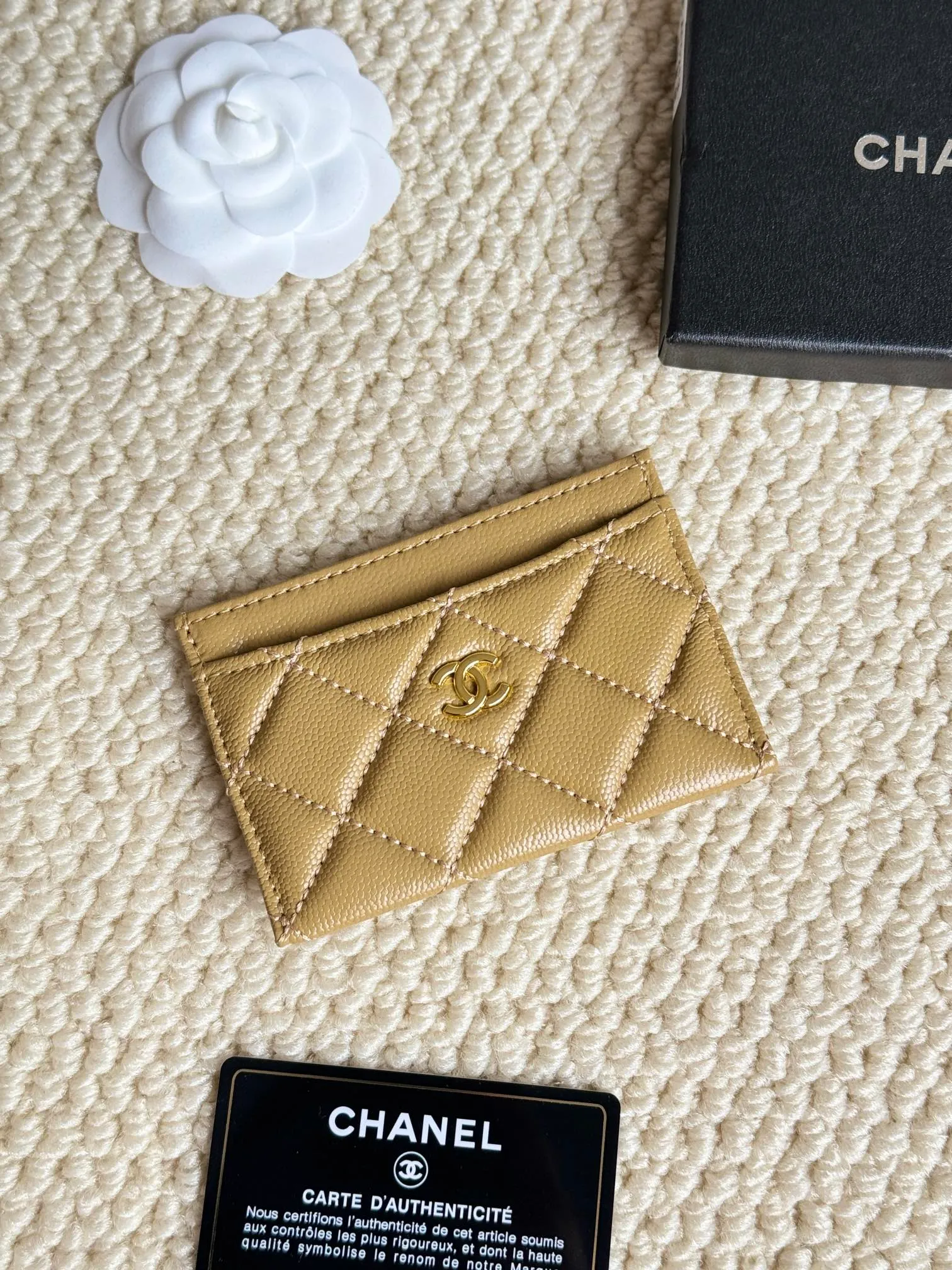 💰100Chanel Chanel counter classic card holder Model number: AP456 Made of cowhide caviar, a classic and timeless mini card holder. Super cute😍 Size: 7.5×11.2×0.5cm Fine workmanship and high-end quality
