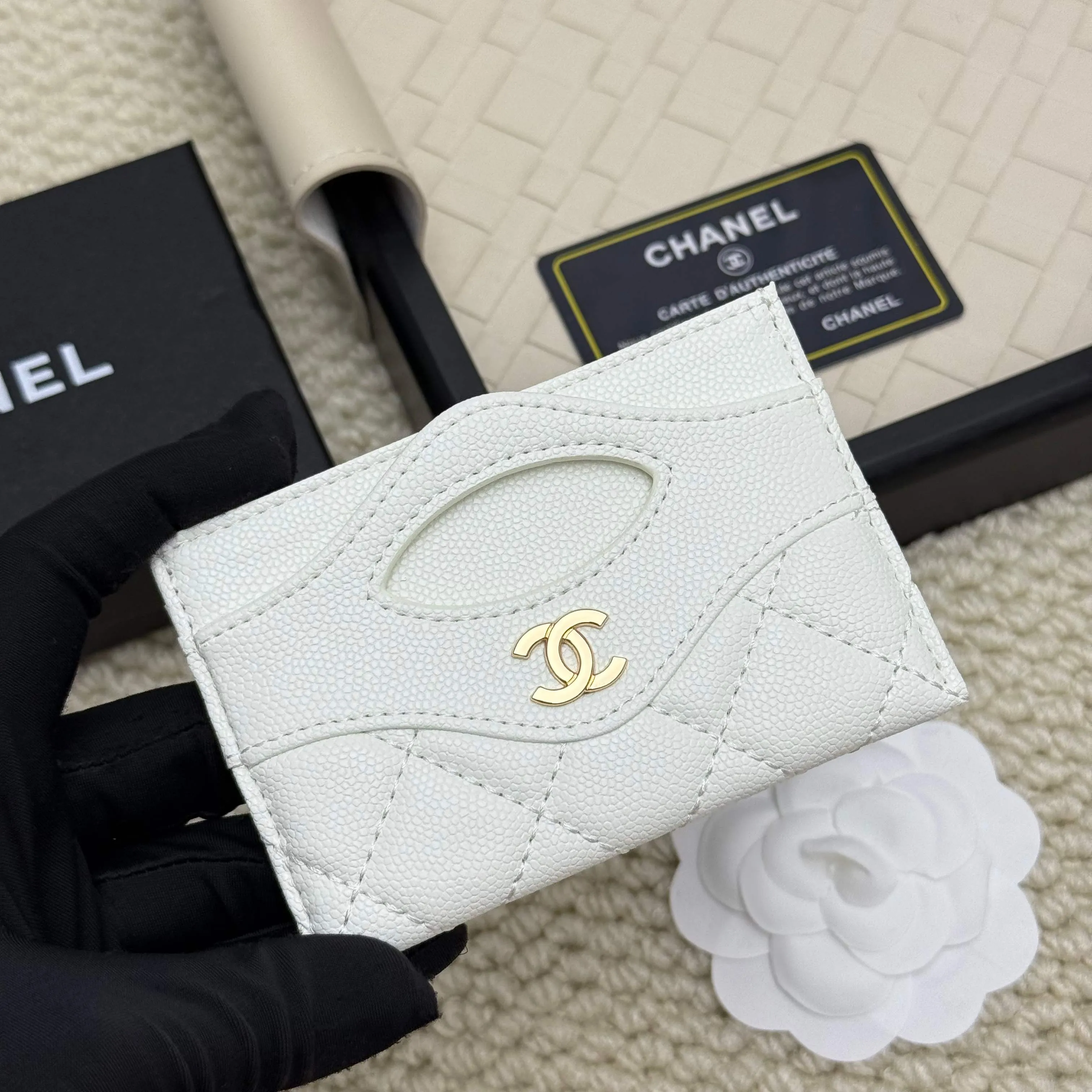💰110 Chanel's new model, model: AP7776 31 card holder, sheepskin ball pattern. This new 31 card holder comes in several cute pink colors and can hold 6 or 7 cards no problem❣️ Size: 8*11