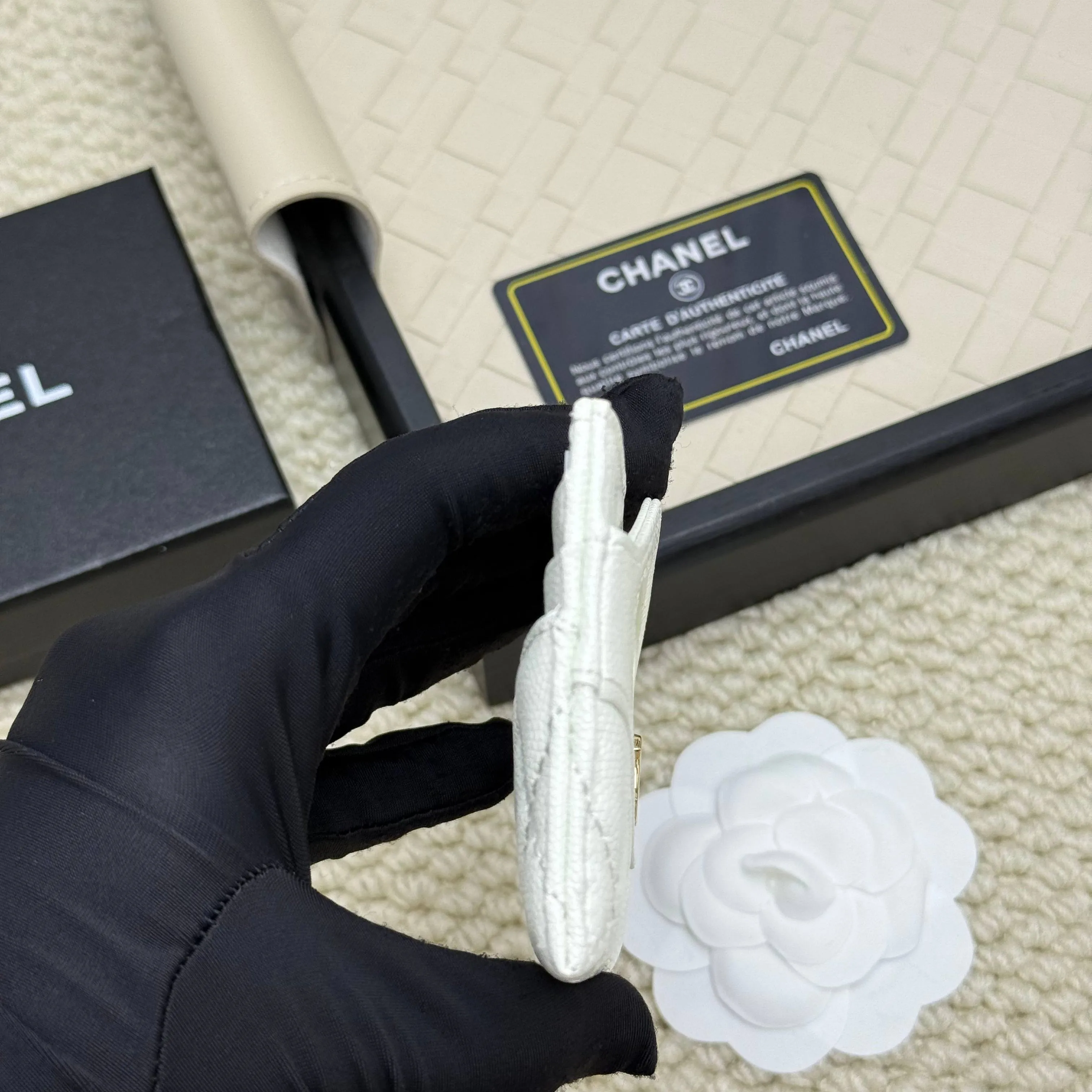 💰110 Chanel's new model, model: AP7776 31 card holder, sheepskin ball pattern. This new 31 card holder comes in several cute pink colors and can hold 6 or 7 cards no problem❣️ Size: 8*11