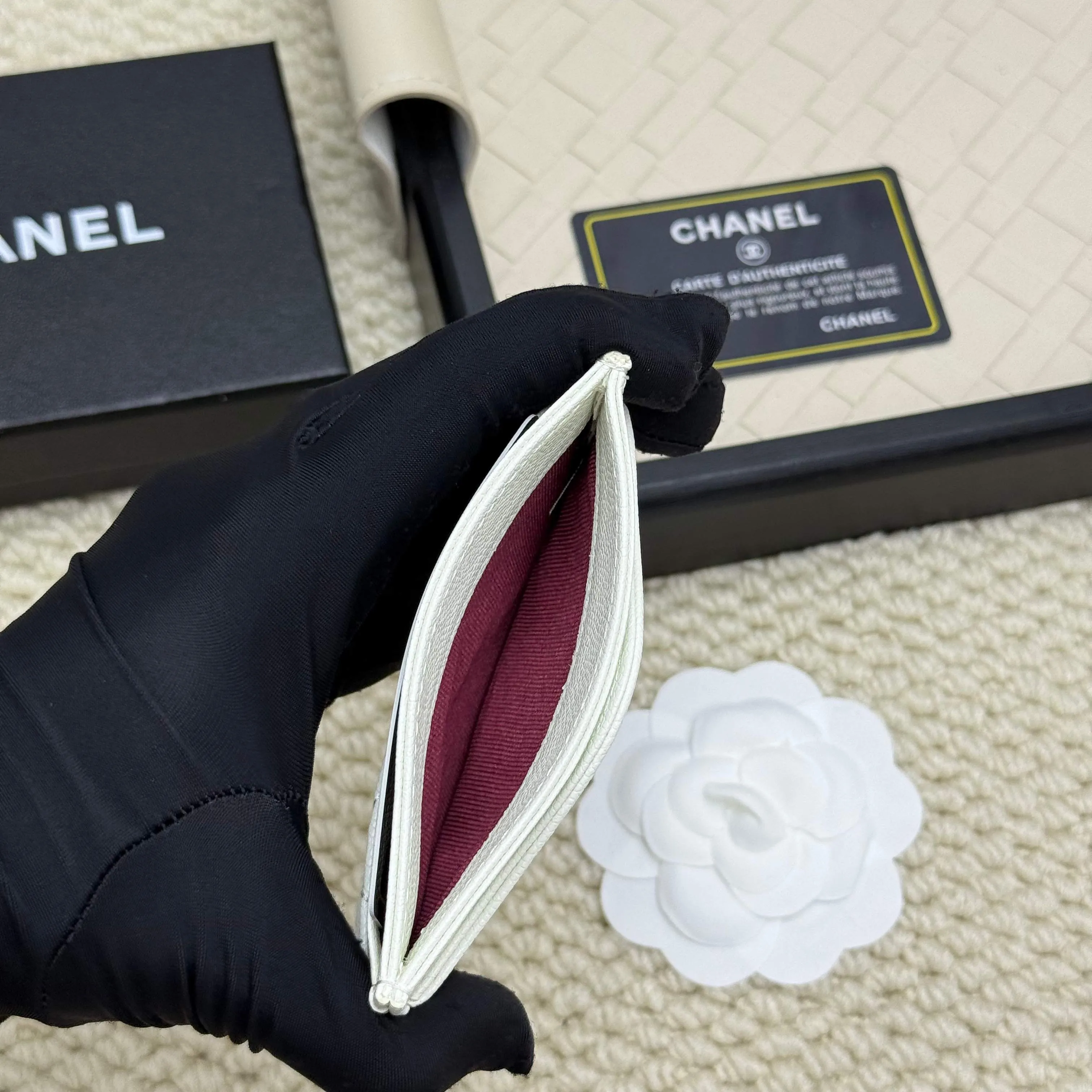 💰110 Chanel's new model, model: AP7776 31 card holder, sheepskin ball pattern. This new 31 card holder comes in several cute pink colors and can hold 6 or 7 cards no problem❣️ Size: 8*11