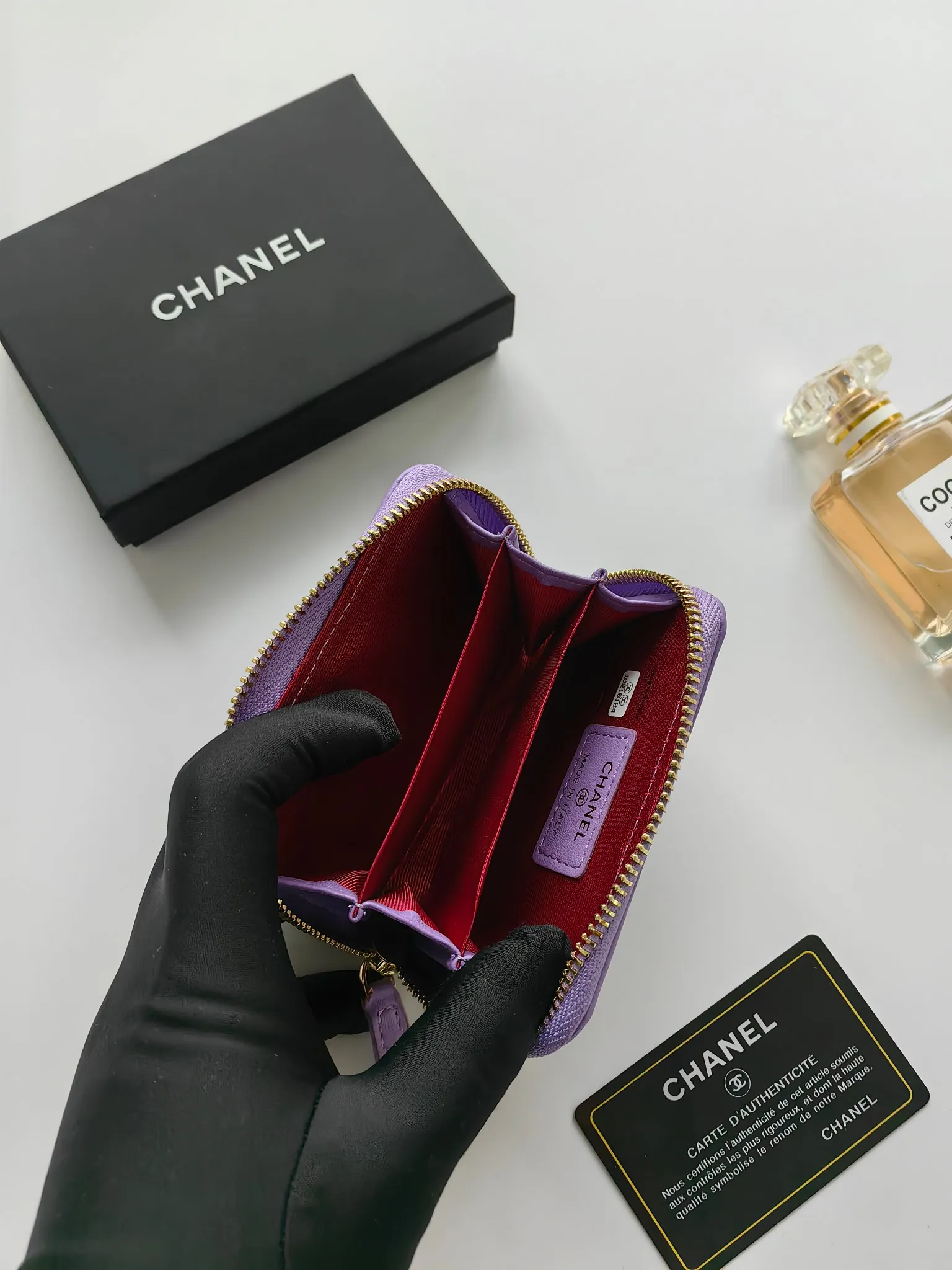 ￥120 Chanel card holder❤Coin purse️❤️Full leather inside and outside. Counter style. Impeccable workmanship details. Adhere to high quality. Style number: A84433 Size: 11.5x8cm