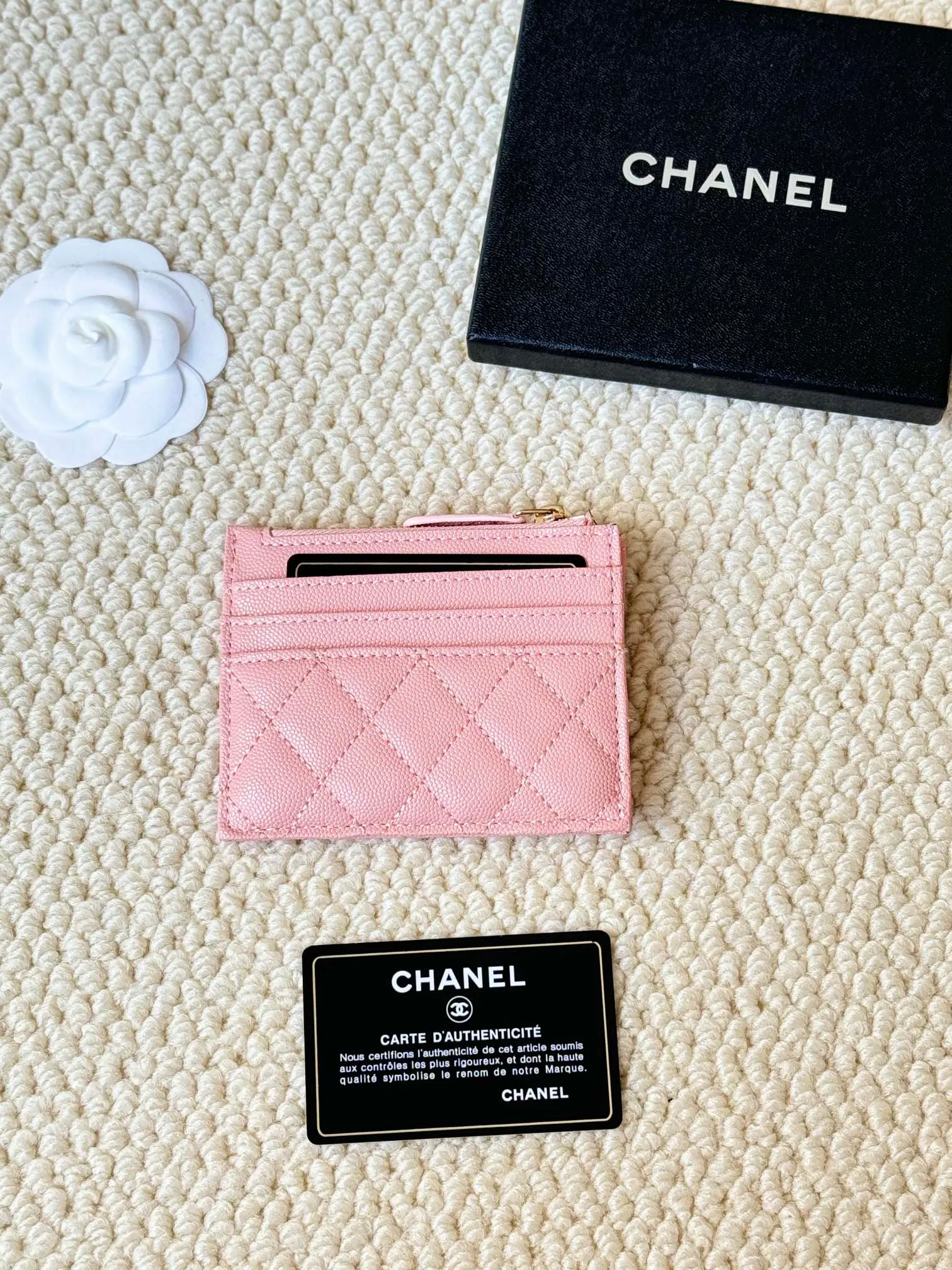 💰120 Chanel single-pull card holder can hold four cards and change, can be held in hand, can be put in the bag, easy to store, small and cute mini card holder, made of cowhide, model number A84105, size: 9x11.5cm​