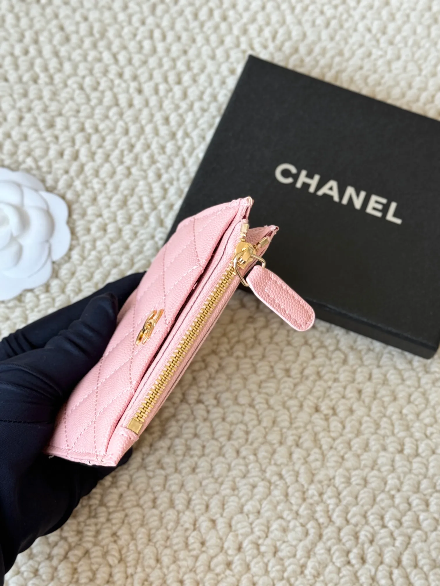 💰120 Chanel single-pull card holder can hold four cards and change, can be held in hand, can be put in the bag, easy to store, small and cute mini card holder, made of cowhide, model number A84105, size: 9x11.5cm​