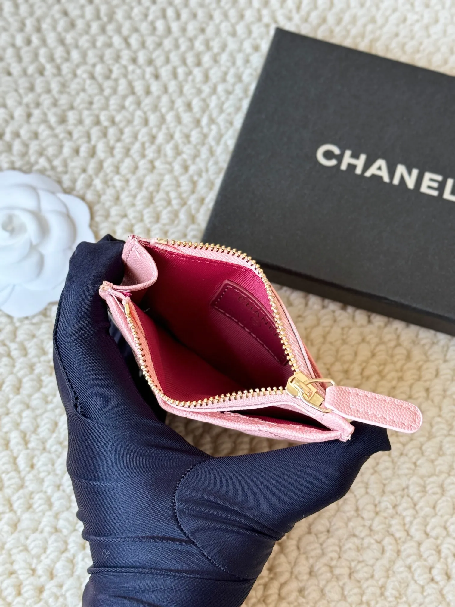 💰120 Chanel single-pull card holder can hold four cards and change, can be held in hand, can be put in the bag, easy to store, small and cute mini card holder, made of cowhide, model number A84105, size: 9x11.5cm​