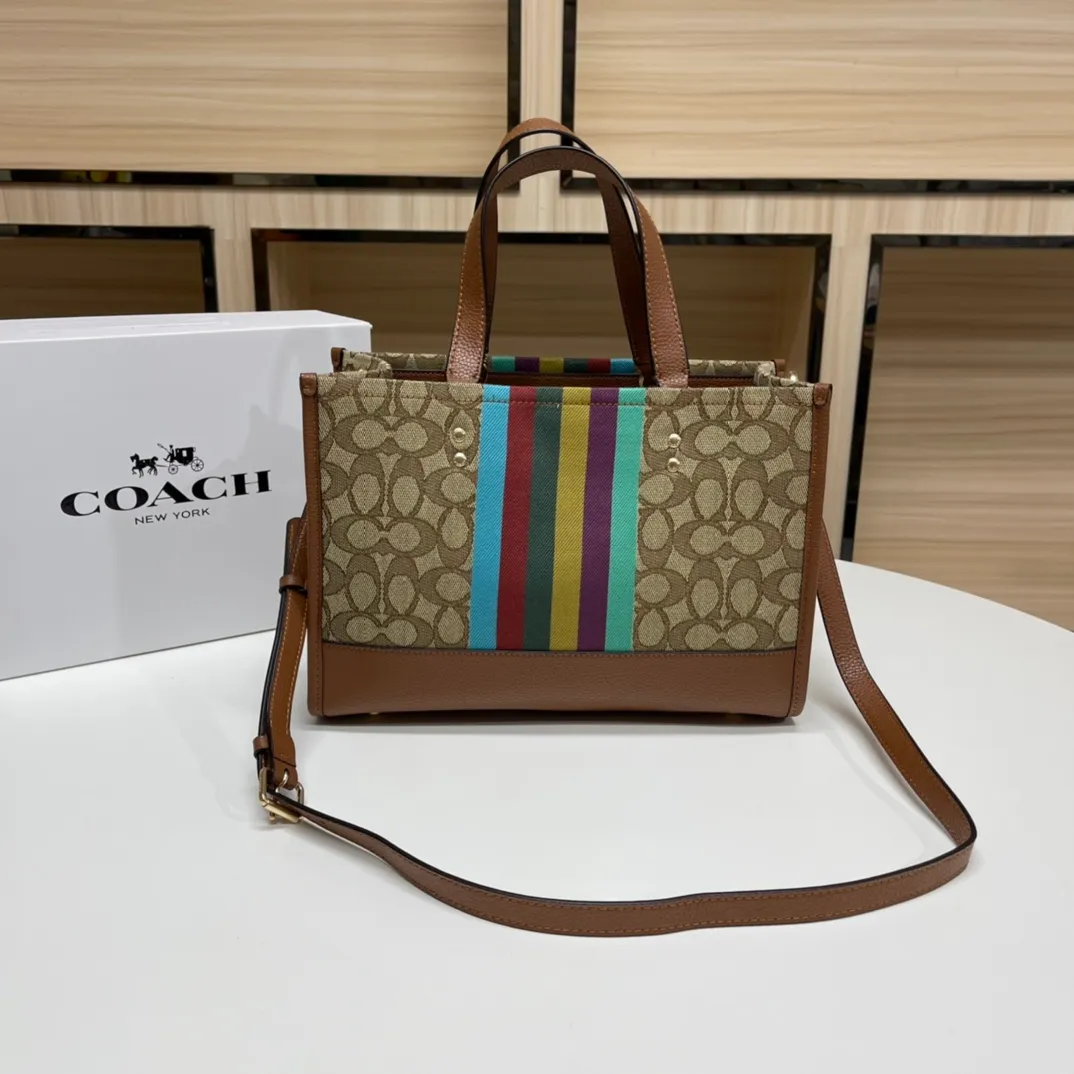 Top original order 400 in batches💰. Coach/Coach new model: 5794 new Dempsey series tote bag, single shoulder crossbody bag, printed canvas fabric, fashionable and versatile style ~ length 30 height 23 width 13cm🌸
