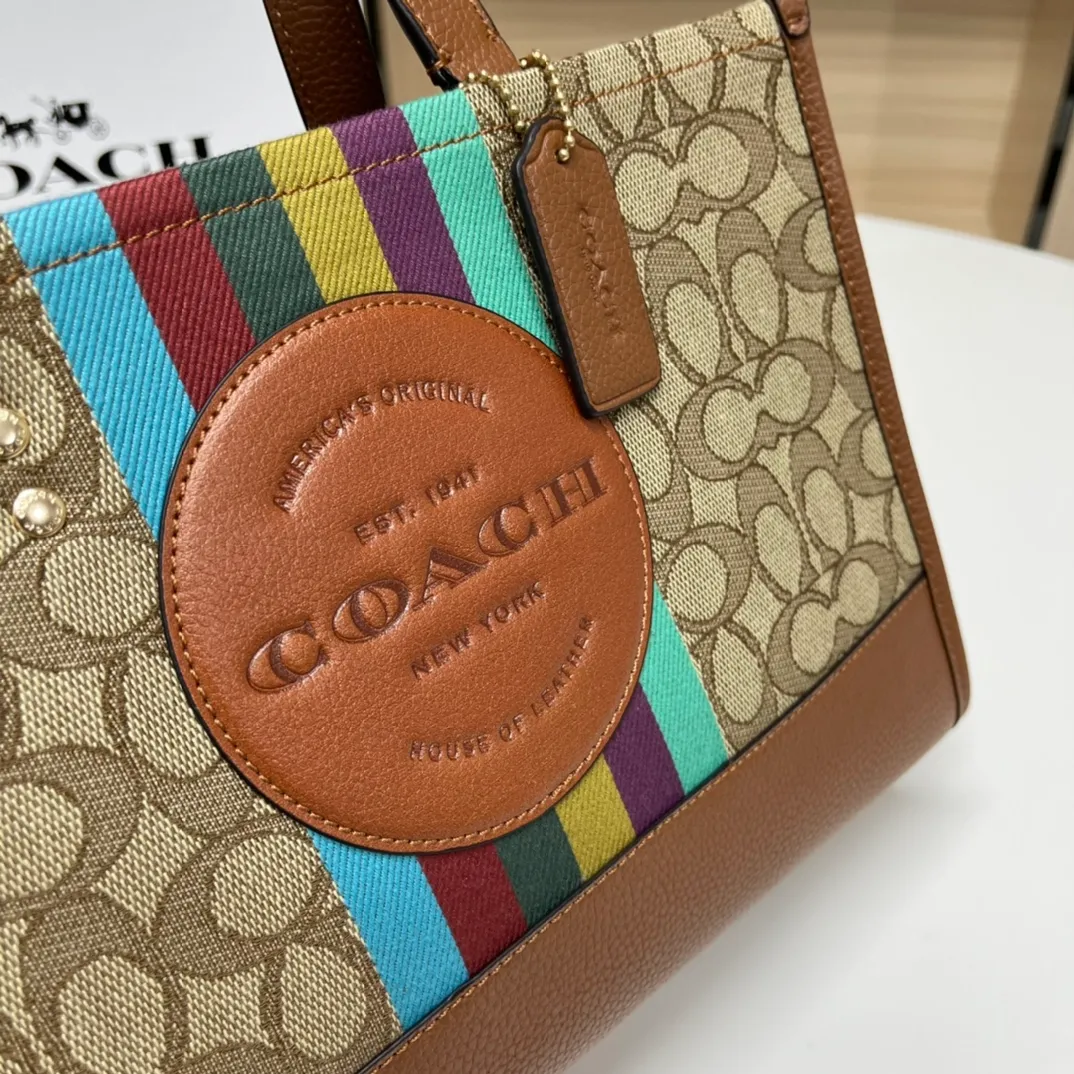 Top original order 400 in batches💰. Coach/Coach new model: 5794 new Dempsey series tote bag, single shoulder crossbody bag, printed canvas fabric, fashionable and versatile style ~ length 30 height 23 width 13cm🌸