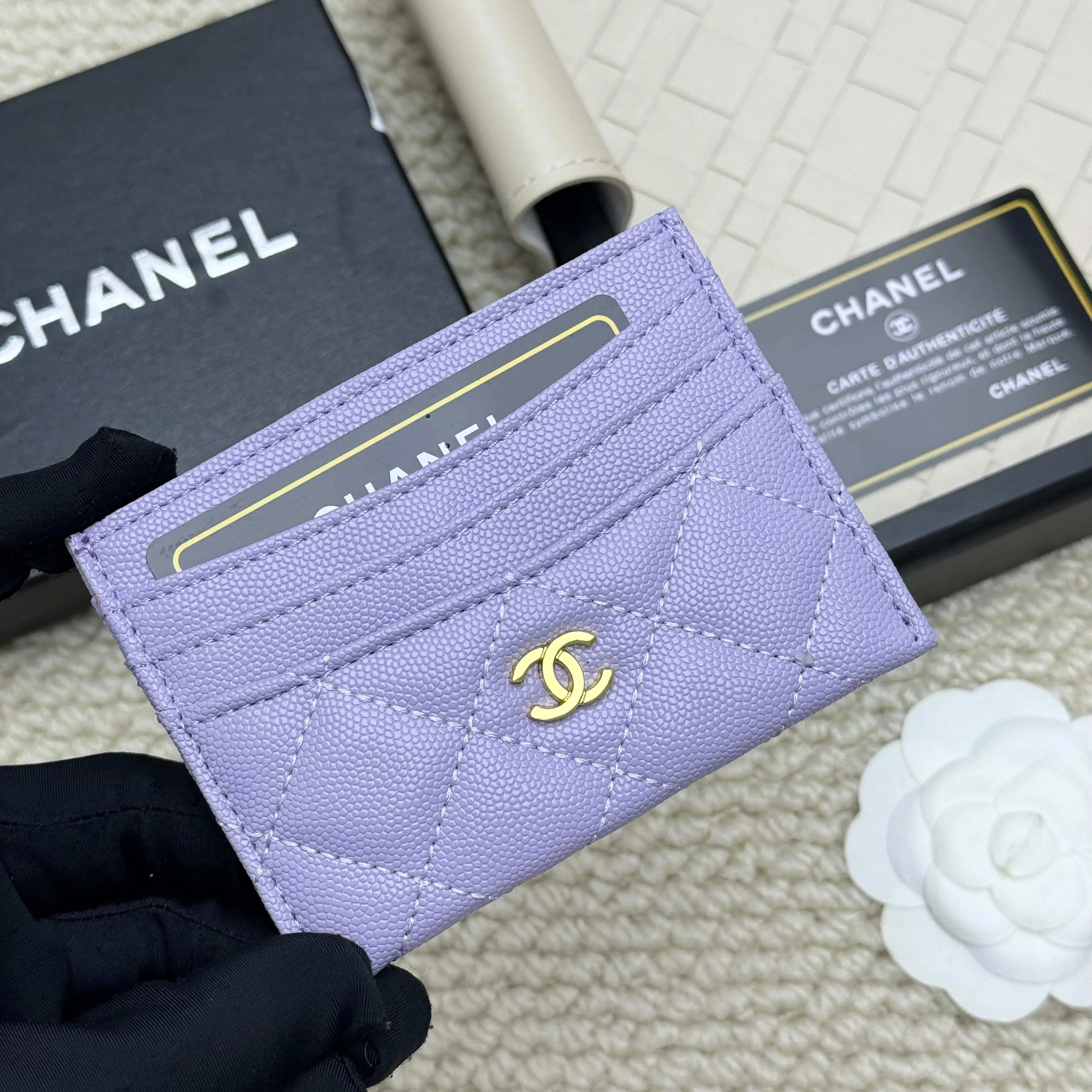 💰110 chanel 2025 new product card holder lambskin, seven card slots, can hold change, imported Italian lambskin + hardware logo, so beautiful, love it. The color is as shown in the picture, easy and fast storage, mini card holder No.: 4472 Size: w11×h10cm