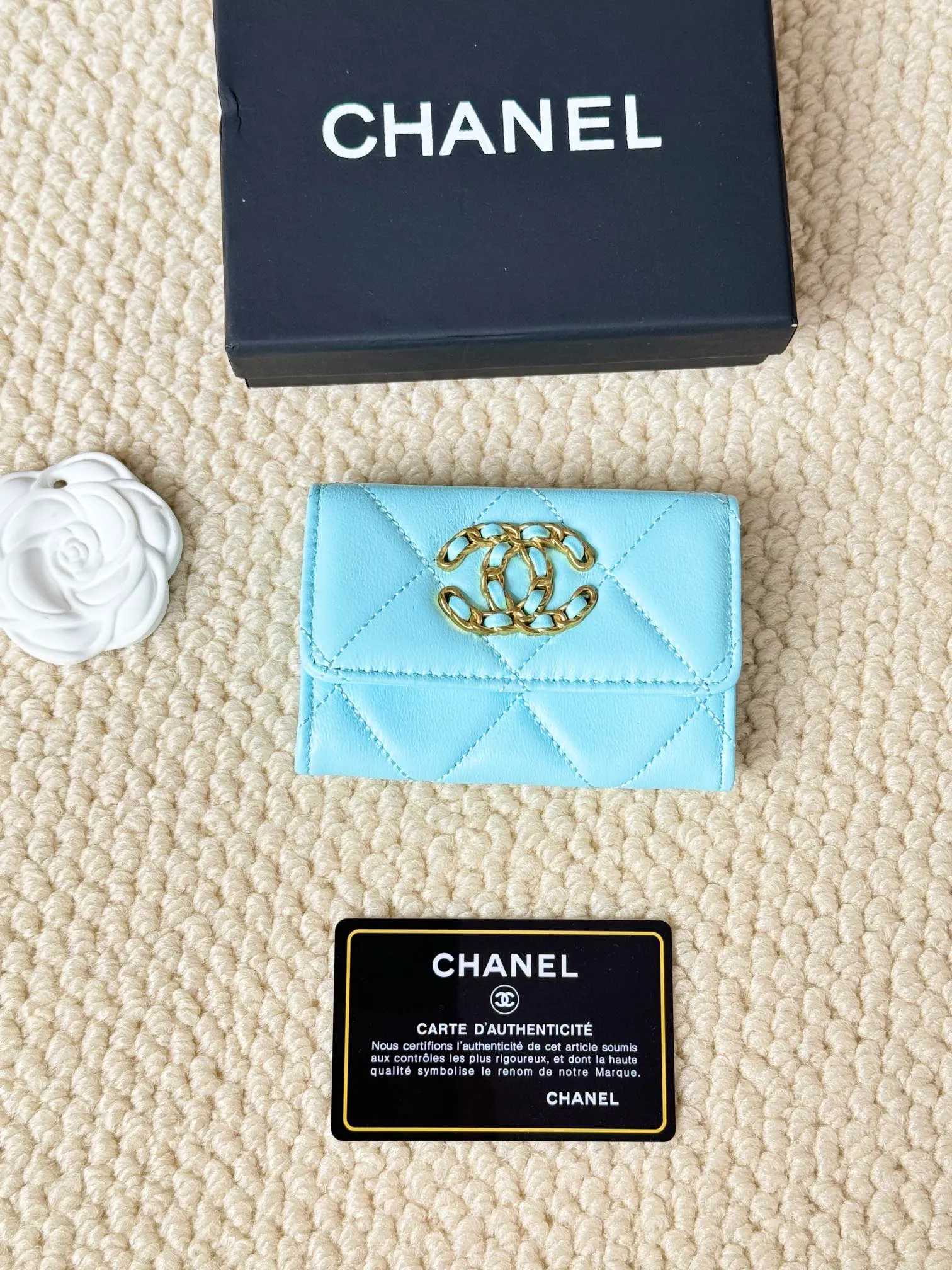 💰130 model number AP3610 CHANEL new flap coin purse. This year’s latest logo is paired with rhombus, lambskin and retro hardware... This card holder has a large capacity. It can hold about 1,000 yuan at a 20% discount of 100 yuan, and it can also hold 2.3 cards, which is very practical! Size 11*8.5*3cm