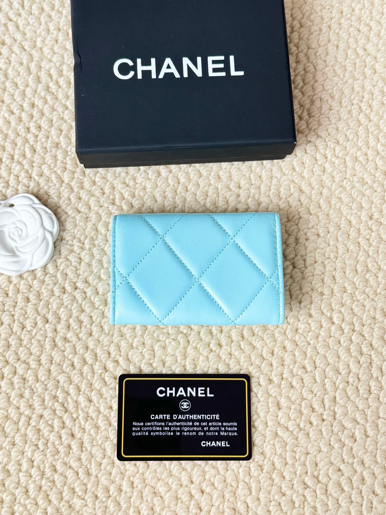💰130 model number AP3610 CHANEL new flap coin purse. This year’s latest logo is paired with rhombus, lambskin and retro hardware... This card holder has a large capacity. It can hold about 1,000 yuan at a 20% discount of 100 yuan, and it can also hold 2.3 cards, which is very practical! Size 11*8.5*3cm