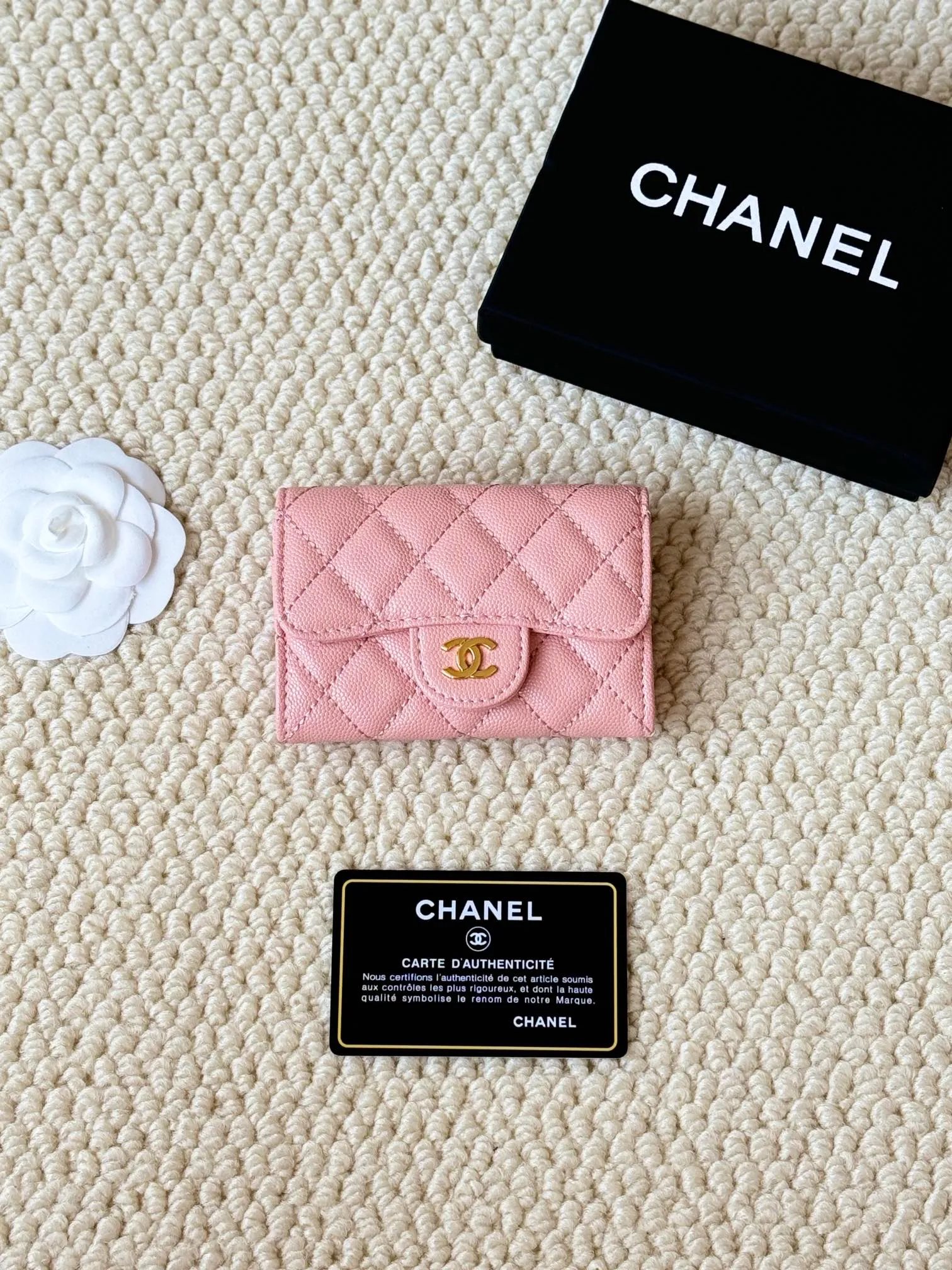 💰120 Style number: AP458chanel The most classic card holder, coin purse, Chanel classic flap card holder. Caviar cowhide, card holder and coin purse in one, with slip pocket on the back. Style number: AP458 Dimensions: 7.5 × 11.3 × 2.1 cm
