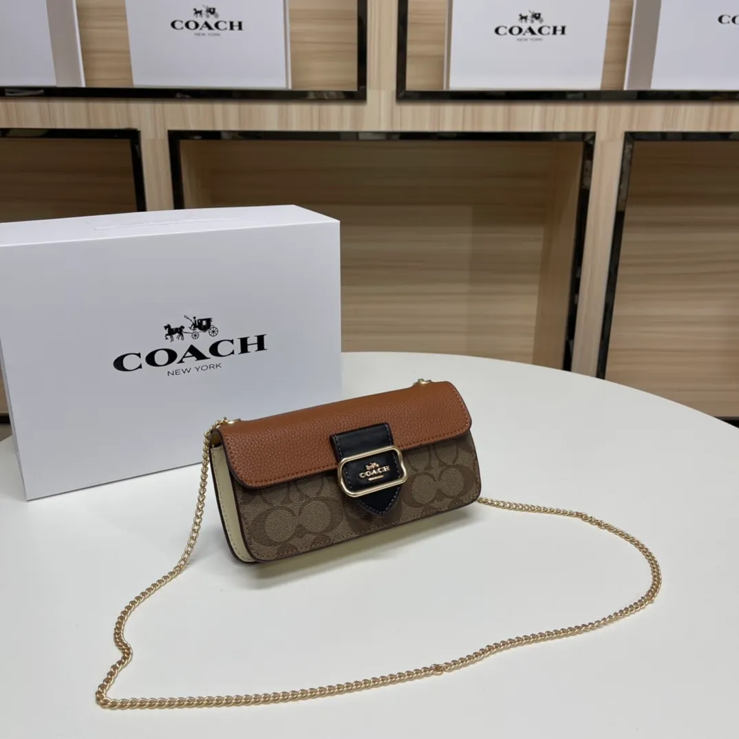Top original order, batch 420💰New chain bag model CF475 presbyopia brown Morgan series small chain crossbody. My favorite small and portable chain bag. It is enough to carry small things when going out, and there is no problem with mobile phones. Matching: This version and this color match, it can be matched with anything. It is a versatile style! You can’t go wrong with anything. Small and cute. Chain: This is a chain shoulder strap, which can be changed at will, either long and cross-body, or short on the side. You can also use it as an evening bag without the shoulder strap. It’s so beautiful and versatile ~ Size: 20*10*4.5.