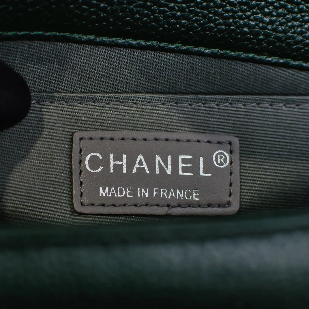 💰460￥ "Full leather inside and out with original hardware" Chanel👑 Using imported first-layer cowhide with lychee pattern [color] [lightning] thickened electroplated hardware accessories🌈The workmanship is comparable to the original order💪The bottom can be pinched and rebounded without trace, absolutely spot-on and real-life, fashionable and durable💪💪High-end quality, no pressure in and out of the drill cabinet💏, size 25*15*8cm Style number: 67086