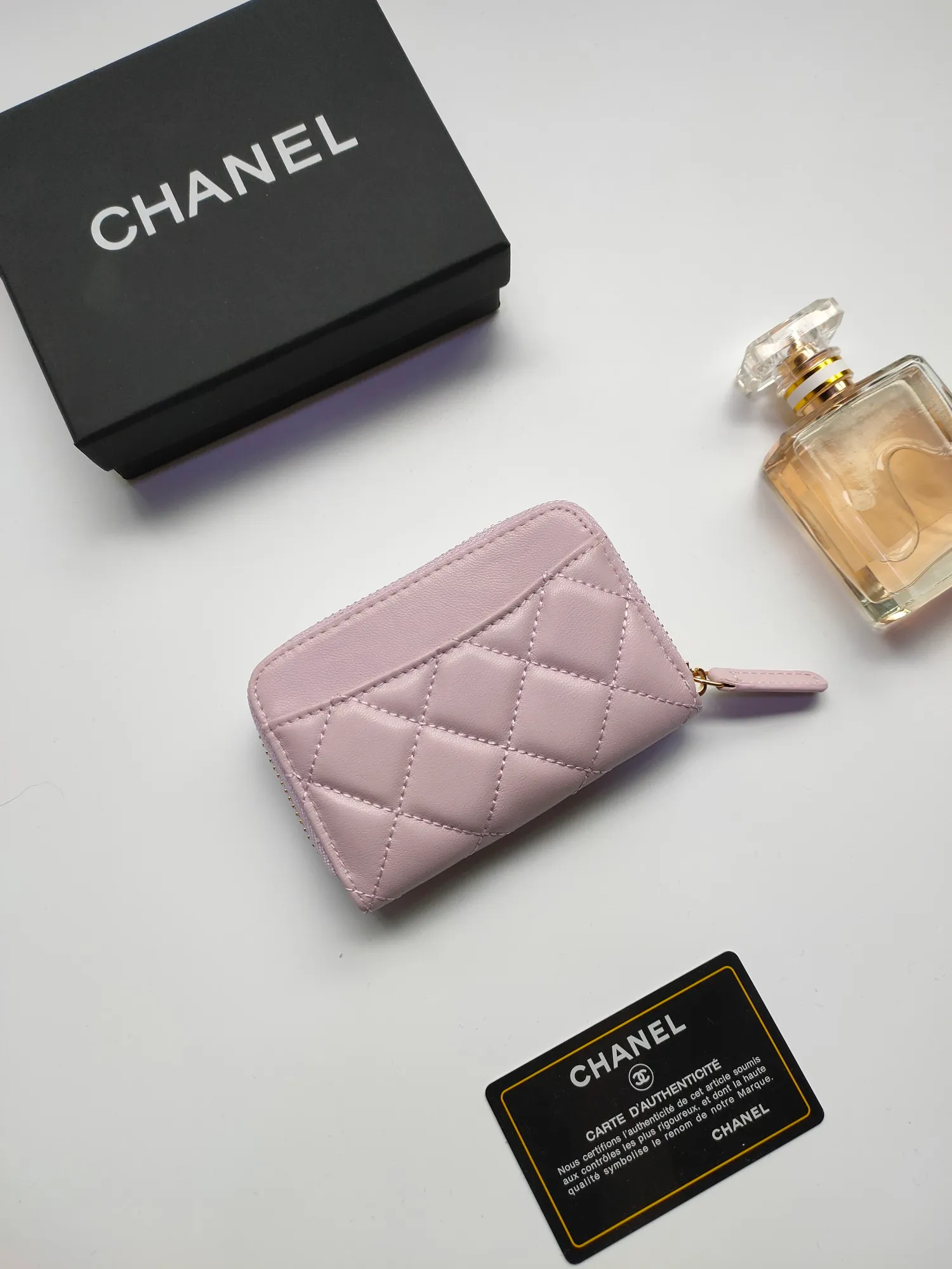 ￥110 Chanel card holder❤Coin purse️❤️Full leather inside and outside. Counter style. Impeccable workmanship details. Adhere to high quality. Style number: AP452 Size: 10x9cm