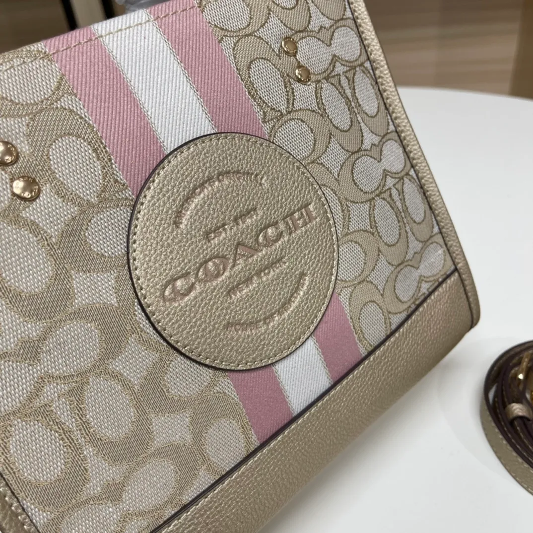 Top original order batch 400💰coach/Coach new color field 22 small portable cross-body shopping bag, fashionable European and American, Mini 22 unique redwood color soothing warm tones a winter color super gentle Dempsey Chambray series no one is unfamiliar with classic style color matching in different seasons Model CG096 size: 22*20*12 cm,