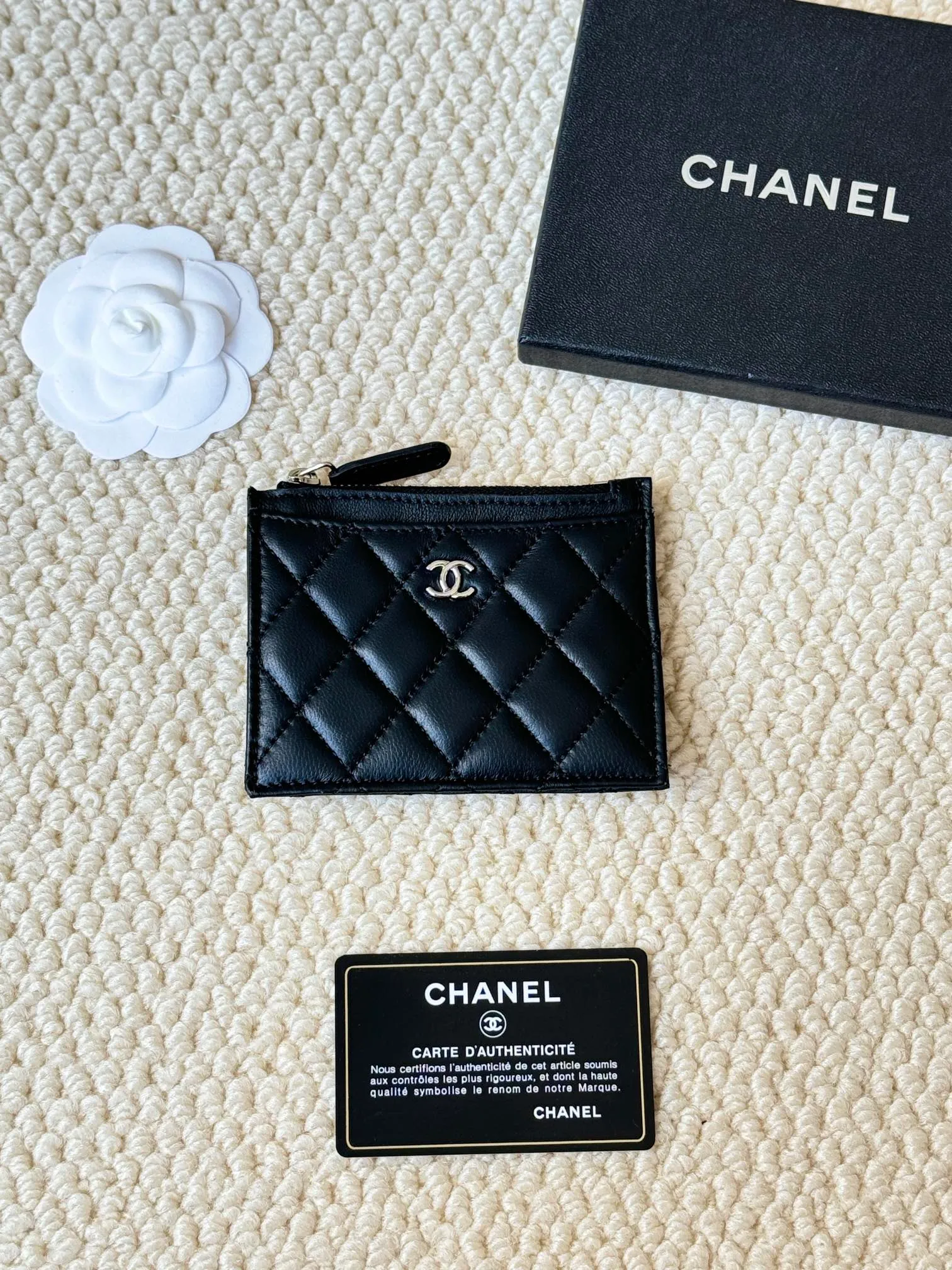 💰120 Chanel single-pull card holder can hold four cards and change, can be held in hand, can be put in the bag, easy to store, small and cute mini card holder, made of cowhide, model number A84105, size: 9x11.5cm​