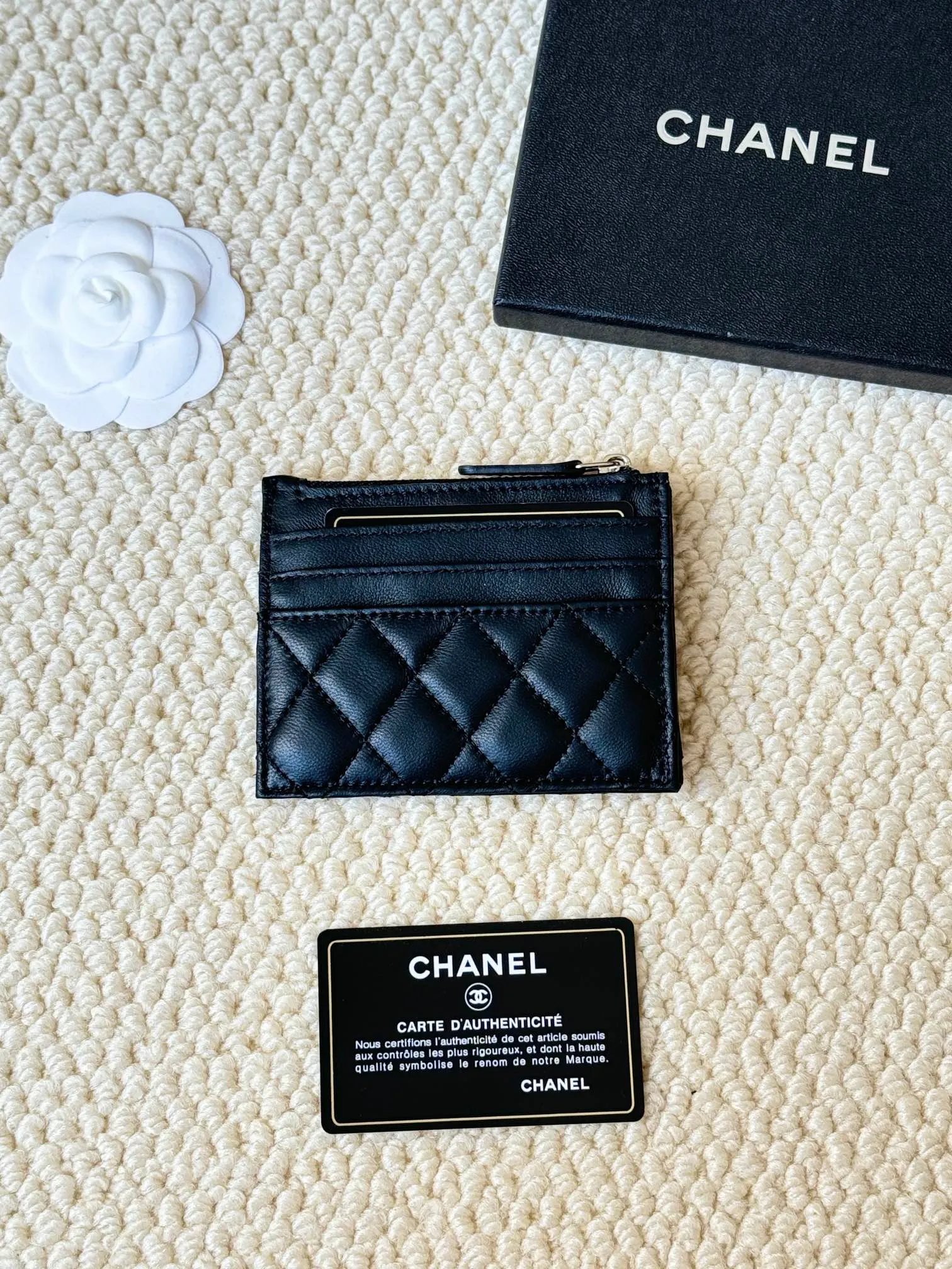 💰120 Chanel single-pull card holder can hold four cards and change, can be held in hand, can be put in the bag, easy to store, small and cute mini card holder, made of cowhide, model number A84105, size: 9x11.5cm​
