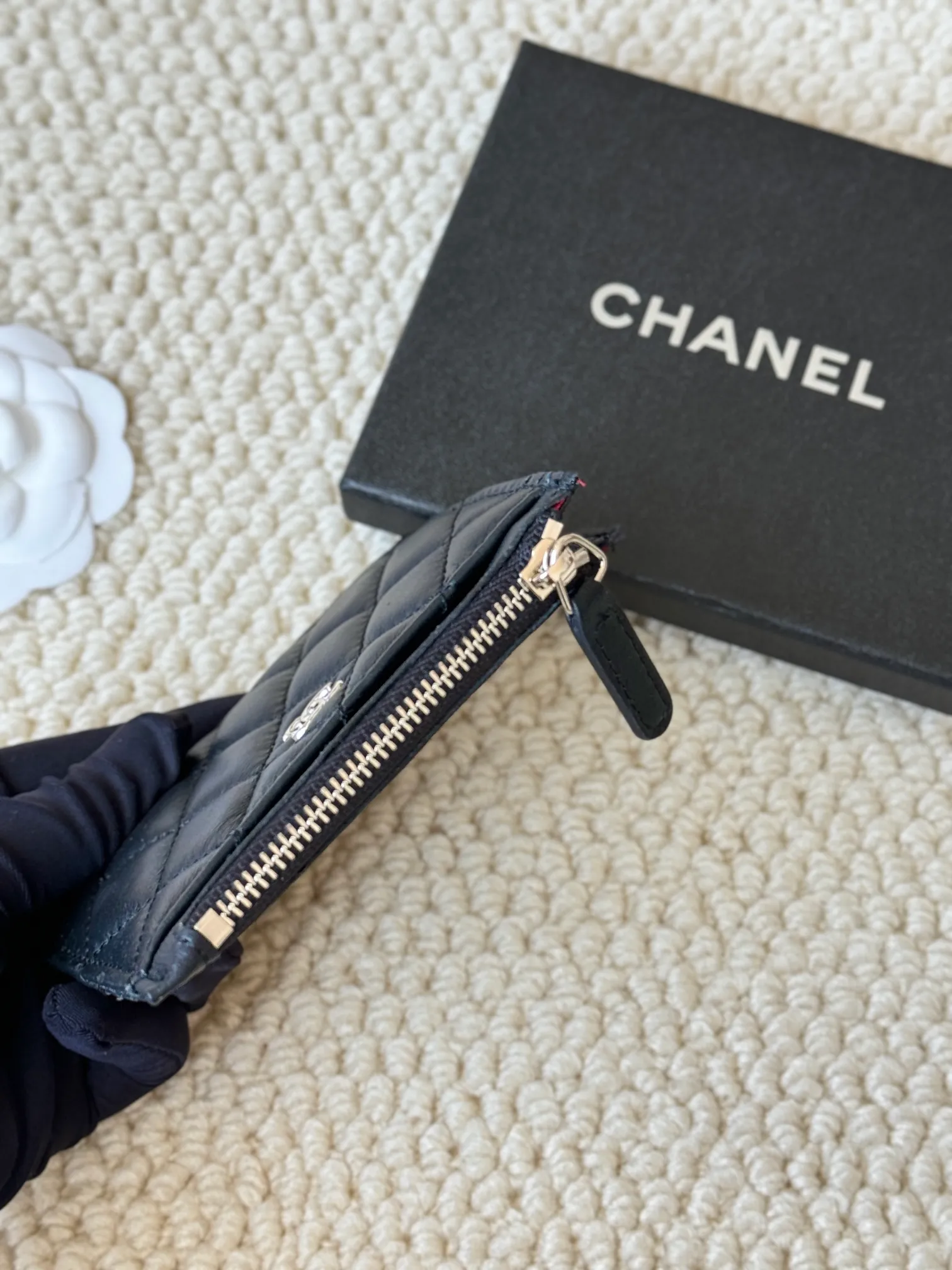💰120 Chanel single-pull card holder can hold four cards and change, can be held in hand, can be put in the bag, easy to store, small and cute mini card holder, made of cowhide, model number A84105, size: 9x11.5cm​