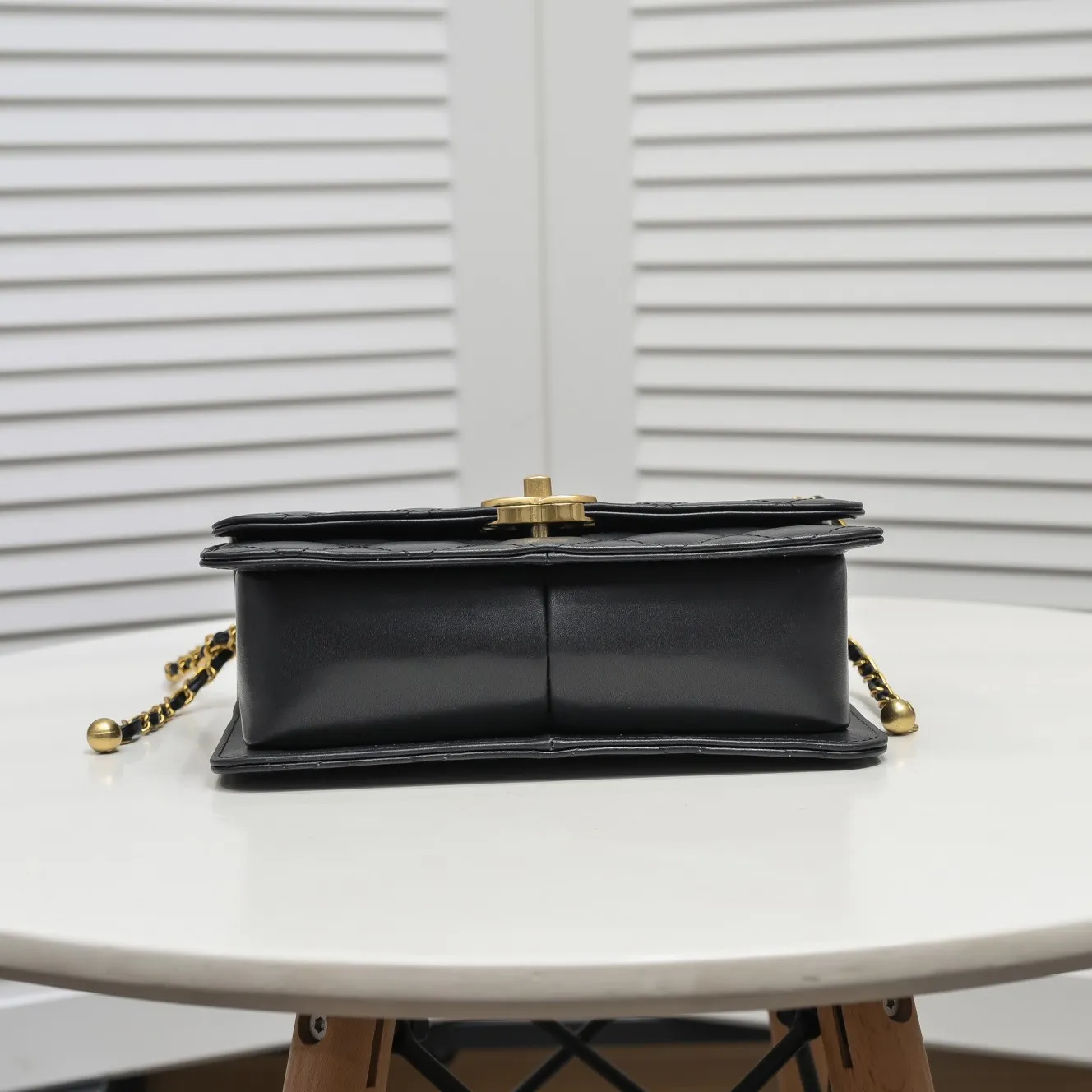 💰380￥Large size😍2021 fragrance⁠⁠⁠⁢Nai‍er‍New⁡Small Double Gold Ball‍‍⁢Can be adjusted⁢⁢⁢ Previously we queued up to see the ⁠⁢⁠中⁡⁡⁡‍⁡⁢‍season⁢⁠festival⁡turn⁠body⁢‍⁢cute⁢sa notice⁡‍⁢I⁠the most‍⁡hottest⁠⁠⁡door ⁠The ⁢⁢double ⁢⁠‍⁡Gold ⁢ball‍⁡Pull ⁠⁠rope mini model ⁢⁡come‍⁠that⁠‍dry⁠‍crisp‍⁠⁢⁢⁠Write a comparison ⁡⁢⁢🌟foot‍inch: the two are almost ⁡‍⁠the same⁠ They are all super ‍⁢real ⁢⁠‍ using ‍⁡foot⁢⁠⁢inch! It can be used to store mobile phones, keys, card bags, air mattresses, etc. ~ Super practical! The double gold ball mini is a little thicker, but the actual capacity is poor. Not much. Leather quality: both are made from cow leather, which is durable. Fuck ⁢⁡ but ⁡⁢⁡⁢ it doesn’t feel exactly the same ⁢⁢⁠, the ⁠⁢ former ⁠⁡ cat buttonhole season ⁠ ‍⁡ style ⁢ is ⁡⁡⁢ plus ⁢⁡⁢ soft (which is ⁢ my ⁢⁠ quality⁠ ‍) more casual, casual~ I‍⁠I have always felt that Chanel should be like this⁠‍⁡⁢lazy⁠⁠⁠lazy⁠‍⁠‍ ⁠The double gold ball is harder and stiffer, the leather ⁢⁡⁢⁢quality‍⁢ is also ⁢brighter‍‍⁠face⁡⁡a little ⁢⁢‍⁡, and the side ⁠⁢‍⁡⁢more⁡⁢like Leboy’s ⁢⁢⁡feeling⁢~ Four ⁠⁠square, because ⁢⁢⁢this ⁡⁠⁡⁡ is stronger than ⁢‍‍⁢⁢hard⁡⁠⁡so it makes ⁡ more seasonal The style is thicker ⁡Update⁠⁠‍Happy⁠⁠⁡Happy⁠⁡seasonal⁠‍ soft ⁢⁠cow⁡⁠‍⁡leather🌟chain‍: double ⁠⁠⁠gold⁢⁠⁠ball‍ It's a little thinner, maybe it's more convenient, you can change the length freely! Size: 23×14×8cm Style number: 2649