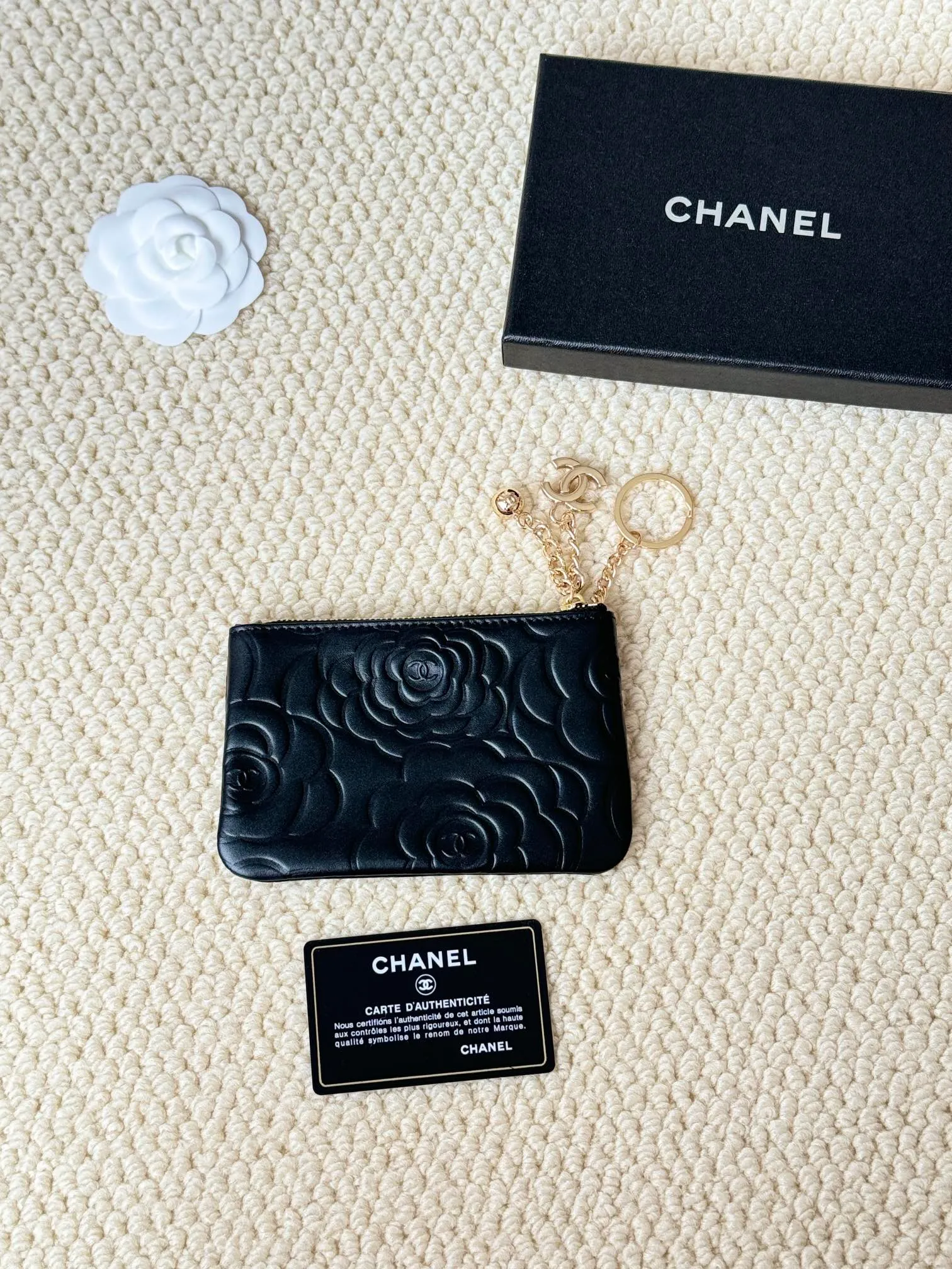 💰130 chanel camellia pendant coin purse💦 Style number: A50168 Classic small carry-on bag, one of the most practical bags in the era of mobile payment, cards, change, key and lipstick in one package, cute, practical and connotative, nice card holder, key bag, coin purse, lipstick bag Reference size: 9.5×15×0.5cm