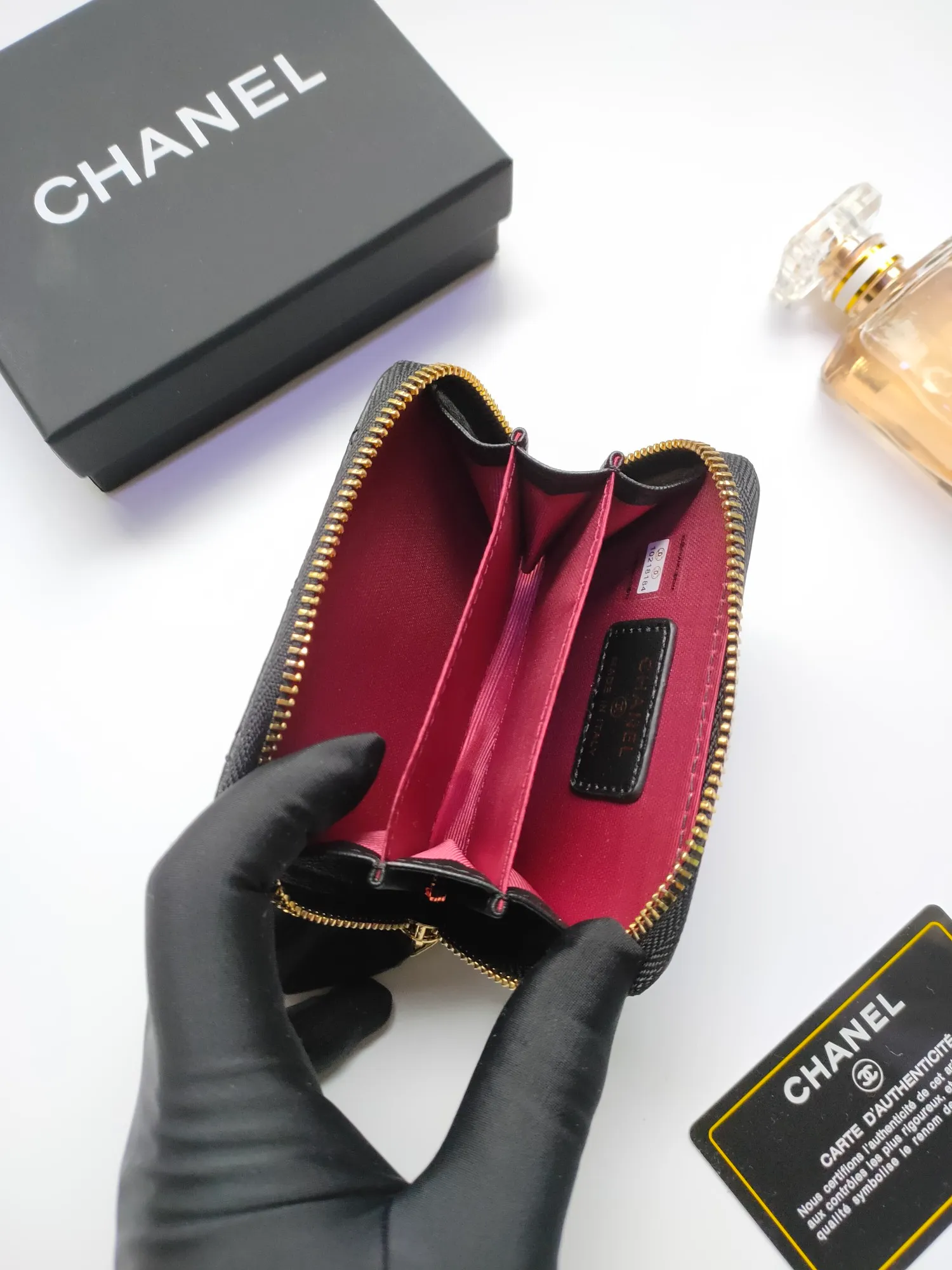 ￥110 Chanel card holder❤Coin purse️❤️Full leather inside and outside. Counter style. Impeccable workmanship details. Adhere to high quality. Style number: AP452 Size: 10x9cm