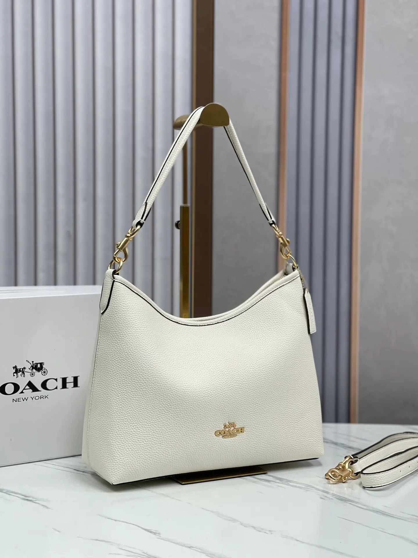Top original order, batch 420💰Koujia counter synchronization. New underarm bag Laurela single shoulder crossbody portable hobo bag Style number: CR149 Size: 28-18-11cm