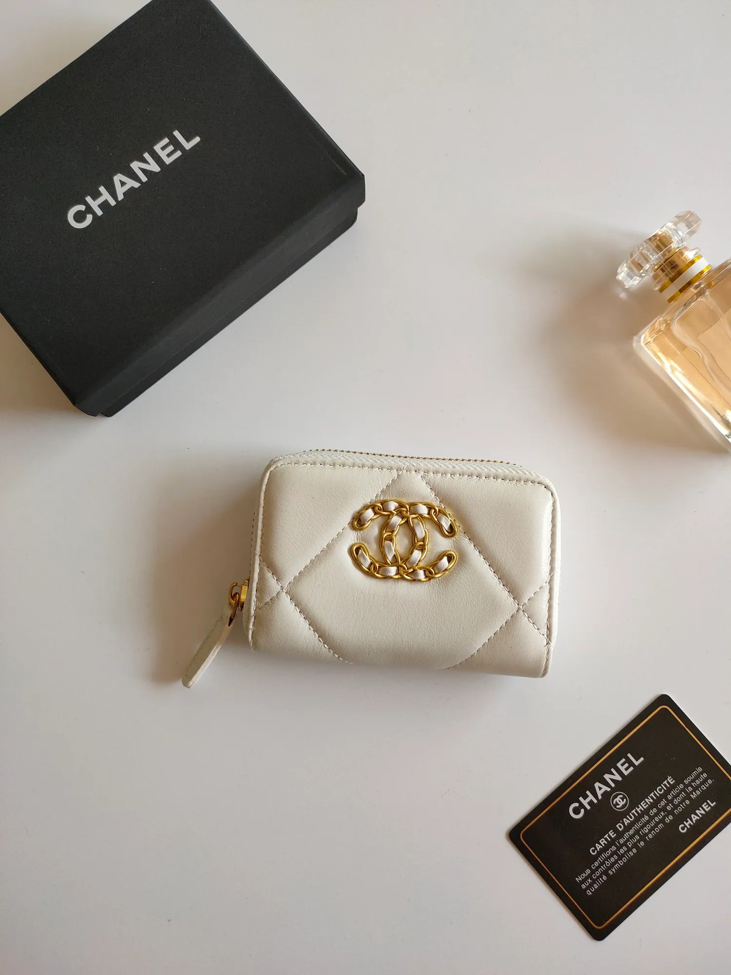 ￥120 Chanel card holder❤Coin purse️❤️Full leather inside and outside. Counter style. Impeccable workmanship details. Adhere to high quality. Style number: P1910 Size: 11.5x8cm