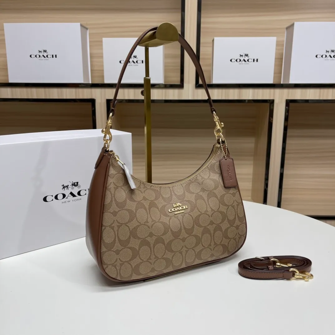 Batch 430💰COACH/Coach official outlet style women's leather college style single shoulder crossbody handbag armpit bag. Model CK161. 29 X23 X23