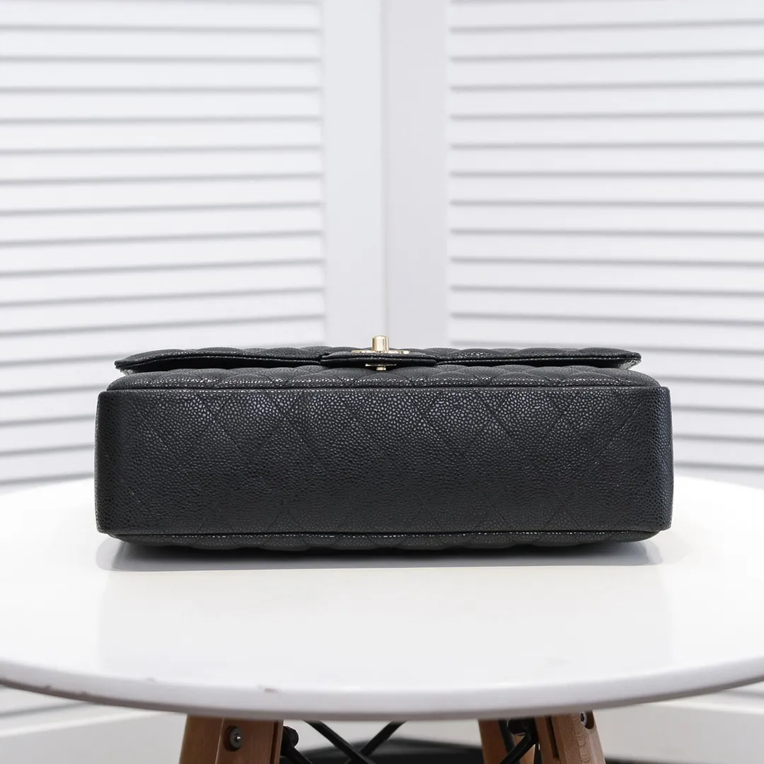 💰480￥[Color] Chanel [Color] Century classic, carefully crafted with exquisite workmanship in every stitch and thread, imported caviar cowhide with original hardware, full rhombus 💯The shape and softness of the whole bag are particularly perfect 👍👍😔😔Classic and irresistible, size: 30X18X8cm, style number: 1113