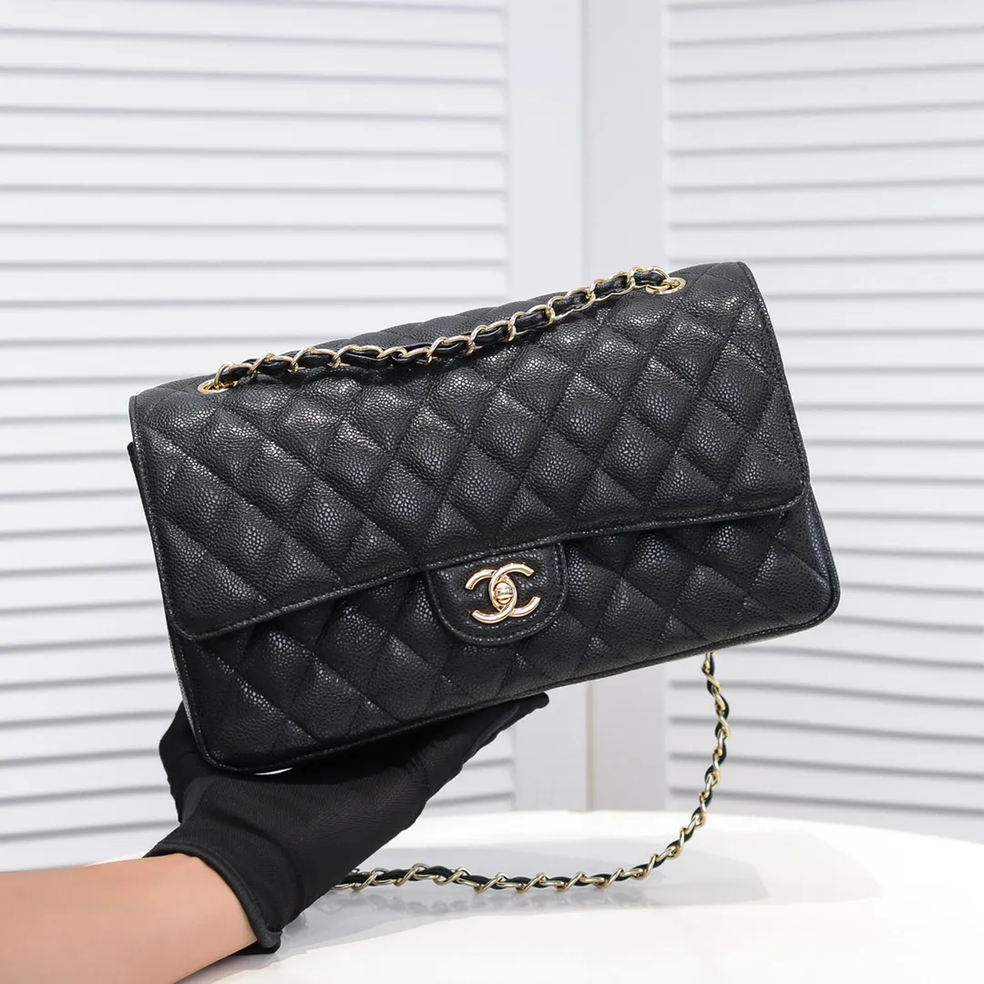 💰480￥[Color] Chanel [Color] Century classic, carefully crafted with exquisite workmanship in every stitch and thread, imported caviar cowhide with original hardware, full rhombus 💯The shape and softness of the whole bag are particularly perfect 👍👍😔😔Classic and irresistible, size: 30X18X8cm, style number: 1113