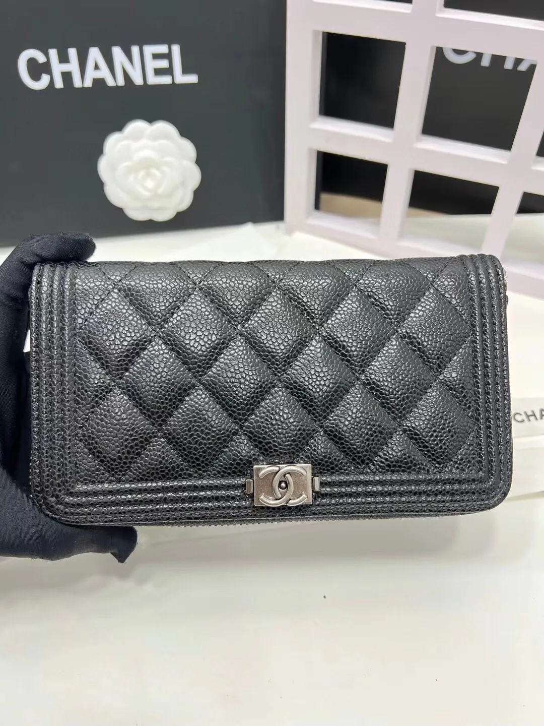Upgraded version💋leboy series small grain ball grain cowhide vs sheepskin🍃gold and silver buckle.Chanel 🆕new color snap button 20% off long wallet, [satisfied][satisfied] original order quality exquisite lock buckle, exquisite stitching workmanship 8 card slots with the latest packaging 80286🍃Size: 19cm💰180