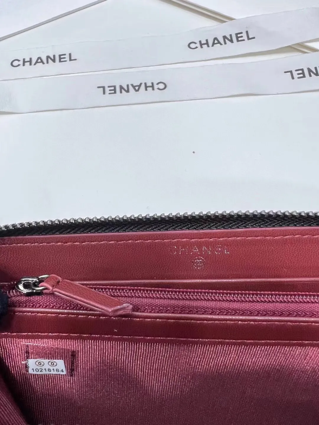 Upgraded version💋leboy series small grain ball grain cowhide vs sheepskin🍃gold and silver buckle.Chanel 🆕new color snap button 20% off long wallet, [satisfied][satisfied] original order quality exquisite lock buckle, exquisite stitching workmanship 8 card slots with the latest packaging 80286🍃Size: 19cm💰180