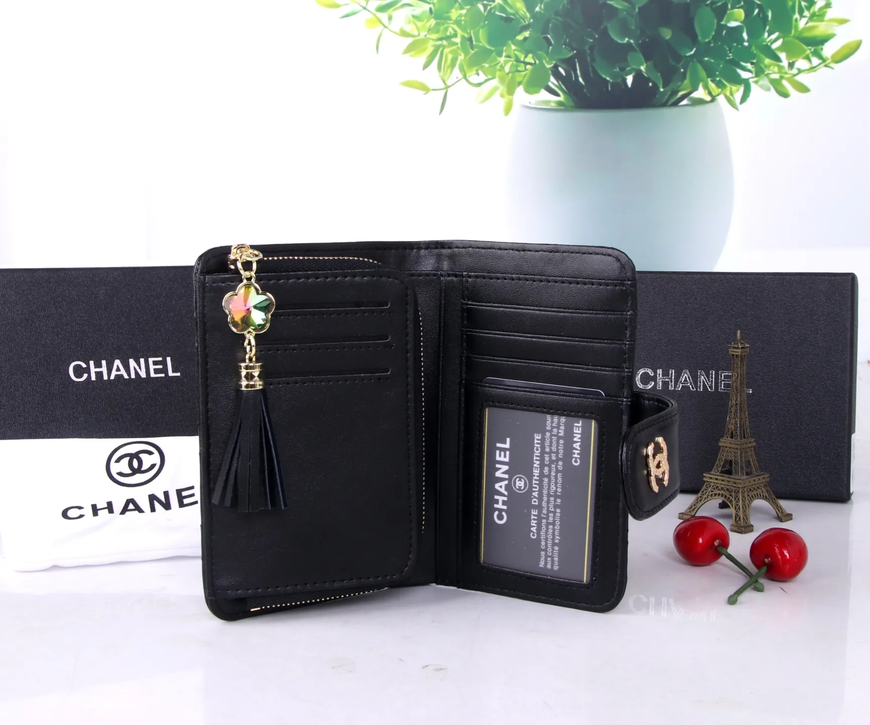 P170 Style No.: 801 Brand: Chanel Color: Black Pink Size: 15*10*3 Description: The latest models from Chanel counters are now available! Made of first-layer lambskin, the workmanship is exquisite, comparable to the counters! Multifunctional small wallet with rich interior compartments, super practical!