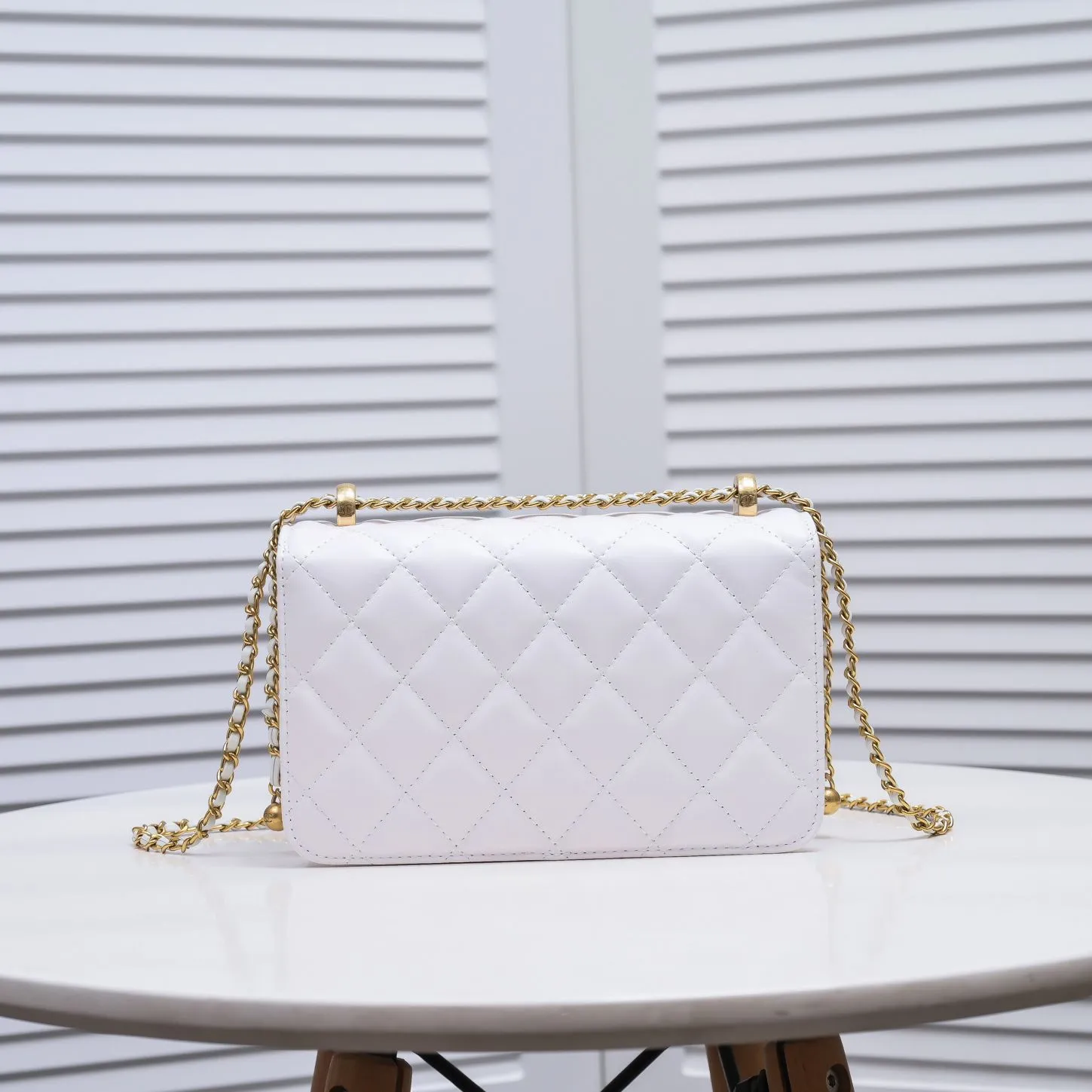 💰380￥Large size😍2021 fragrance⁠⁠⁠⁢Nai‍er‍New⁡Small Double Gold Ball‍‍⁢Can be adjusted⁢⁢⁢ Previously we queued up to see the ⁠⁢⁠中⁡⁡⁡‍⁡⁢‍season⁢⁠festival⁡turn⁠body⁢‍⁢cute⁢sa notice⁡‍⁢I⁠the most‍⁡hottest⁠⁠⁡door ⁠The ⁢⁢double ⁢⁠‍⁡Gold ⁢ball‍⁡Pull ⁠⁠rope mini model ⁢⁡come‍⁠that⁠‍dry⁠‍crisp‍⁠⁢⁢⁠Write a comparison ⁡⁢⁢🌟foot‍inch: the two are almost ⁡‍⁠the same⁠ They are all super ‍⁢real ⁢⁠‍ using ‍⁡foot⁢⁠⁢inch! It can be used to store mobile phones, keys, card bags, air mattresses, etc. ~ Super practical! The double gold ball mini is a little thicker, but the actual capacity is poor. Not much. Leather quality: both are made from cow leather, which is durable. Fuck ⁢⁡ but ⁡⁢⁡⁢ it doesn’t feel exactly the same ⁢⁢⁠, the ⁠⁢ former ⁠⁡ cat buttonhole season ⁠ ‍⁡ style ⁢ is ⁡⁡⁢ plus ⁢⁡⁢ soft (which is ⁢ my ⁢⁠ quality⁠ ‍) more casual, casual~ I‍⁠I have always felt that Chanel should be like this⁠‍⁡⁢lazy⁠⁠⁠lazy⁠‍⁠‍ ⁠The double gold ball is harder and stiffer, the leather ⁢⁡⁢⁢quality‍⁢ is also ⁢brighter‍‍⁠face⁡⁡a little ⁢⁢‍⁡, and the side ⁠⁢‍⁡⁢more⁡⁢like Leboy’s ⁢⁢⁡feeling⁢~ Four ⁠⁠square, because ⁢⁢⁢this ⁡⁠⁡⁡ is stronger than ⁢‍‍⁢⁢hard⁡⁠⁡so it makes ⁡ more seasonal The style is thicker ⁡Update⁠⁠‍Happy⁠⁠⁡Happy⁠⁡seasonal⁠‍ soft ⁢⁠cow⁡⁠‍⁡leather🌟chain‍: double ⁠⁠⁠gold⁢⁠⁠ball‍ It's a little thinner, maybe it's more convenient, you can change the length freely! Size: 23×14×8cm Style number: 2649