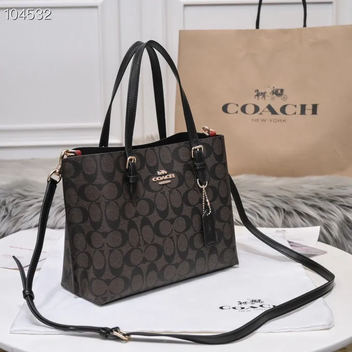 P340 [Top original order] Coach's new Mollie tote tote bag, small size c4250. Small tote bags are very popular recently~ It has a tote shape and is very delicate and compact. The presbyopic color is particularly classic, and the compartment has a zipper, which is very practical! Size:25*19*12cm